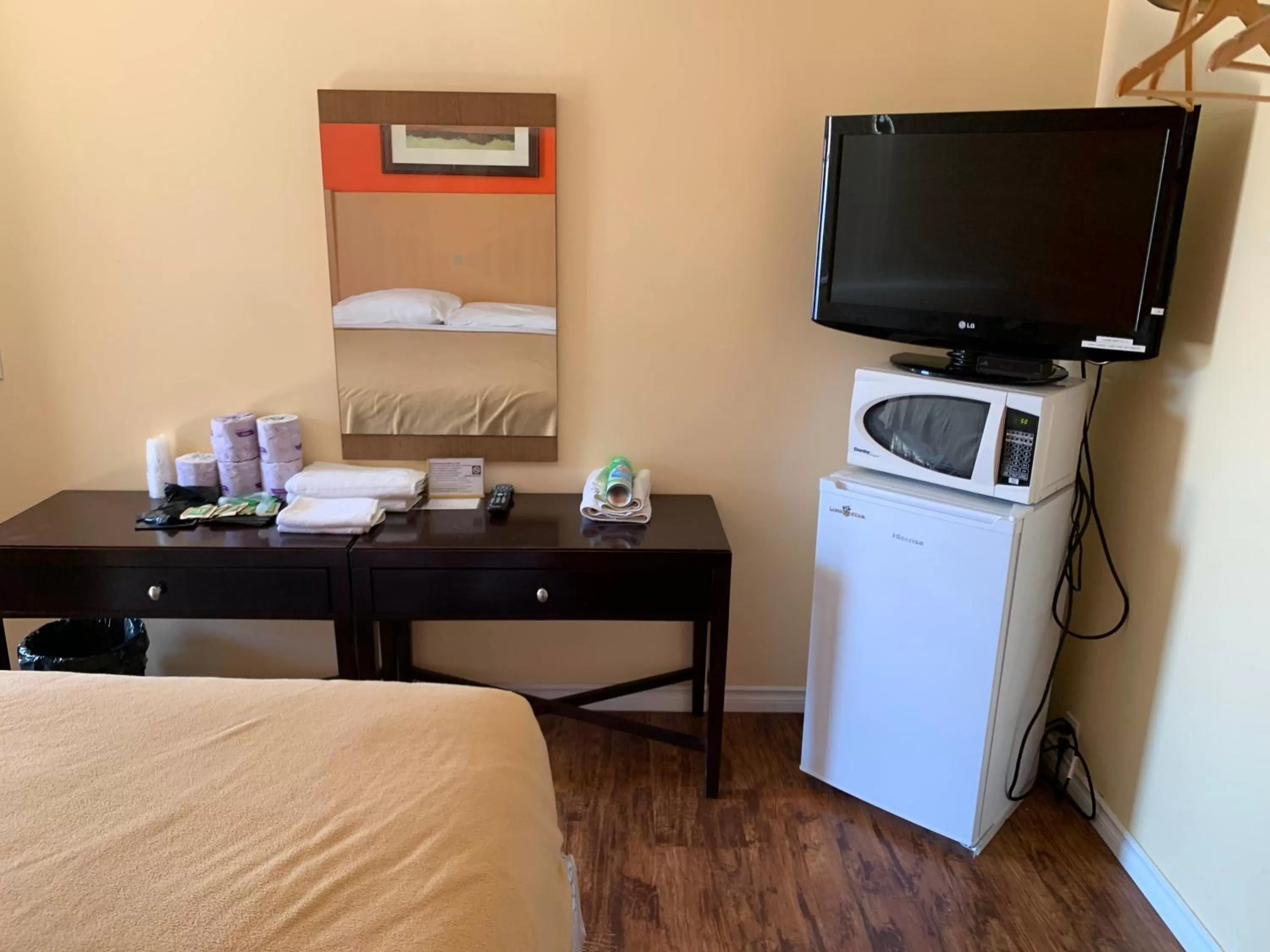 hair dresser in Sunparlor Motel