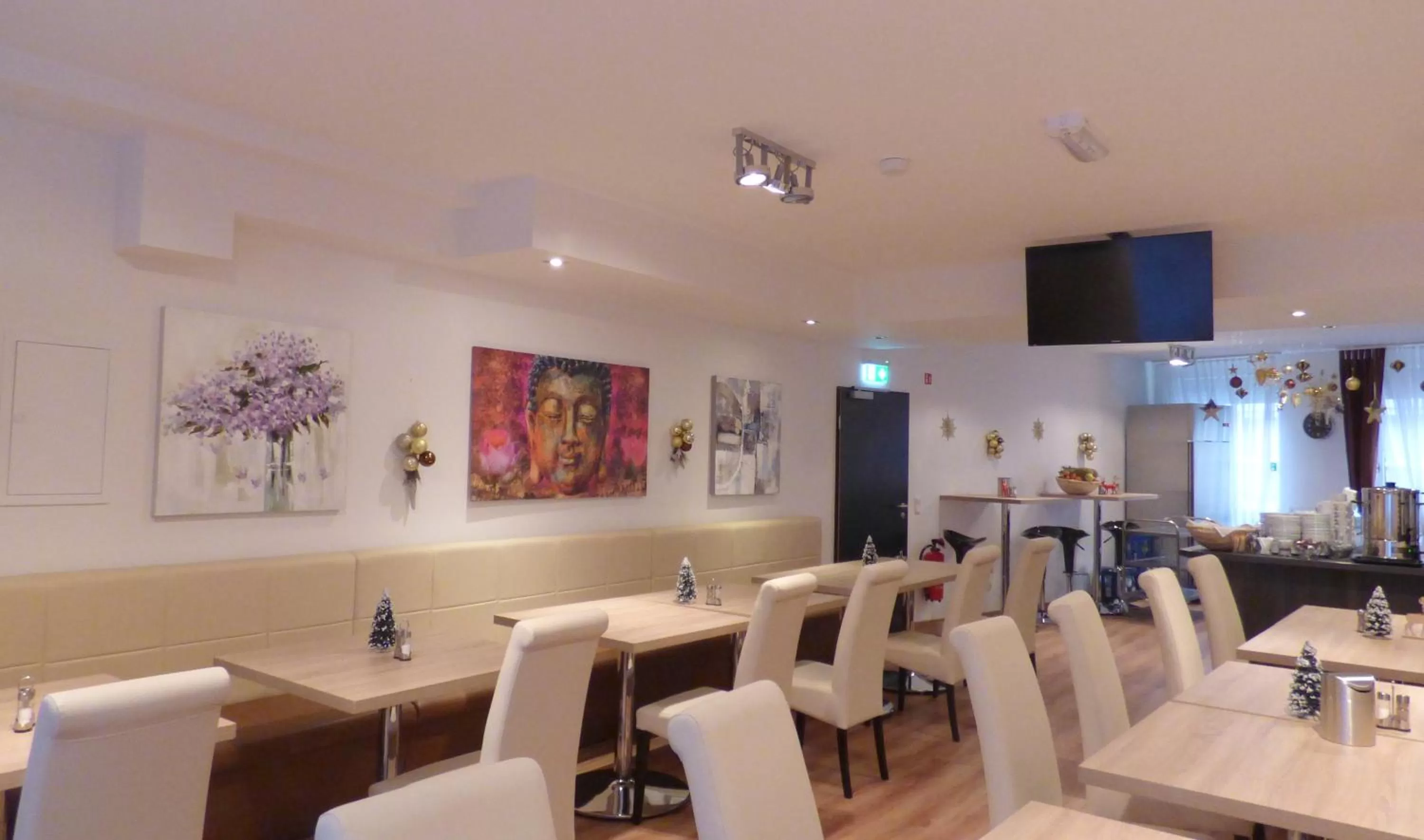 Restaurant/places to eat in Minx – CityHotels