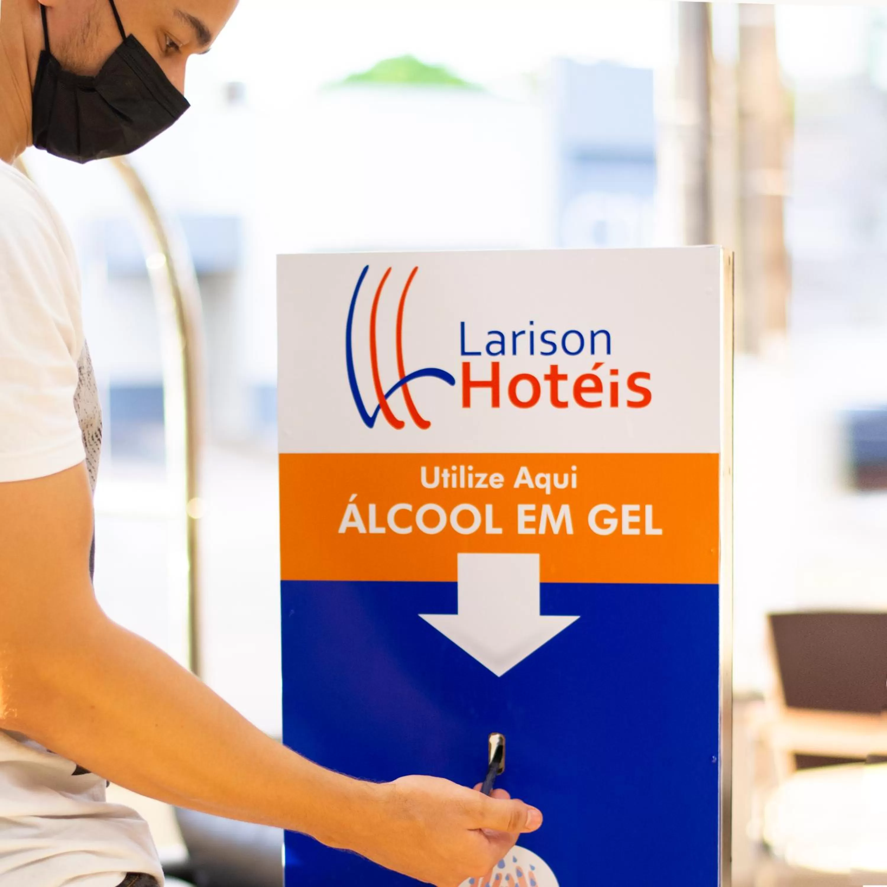 Logo/Certificate/Sign in Larison Executive - by Easy Hotéis