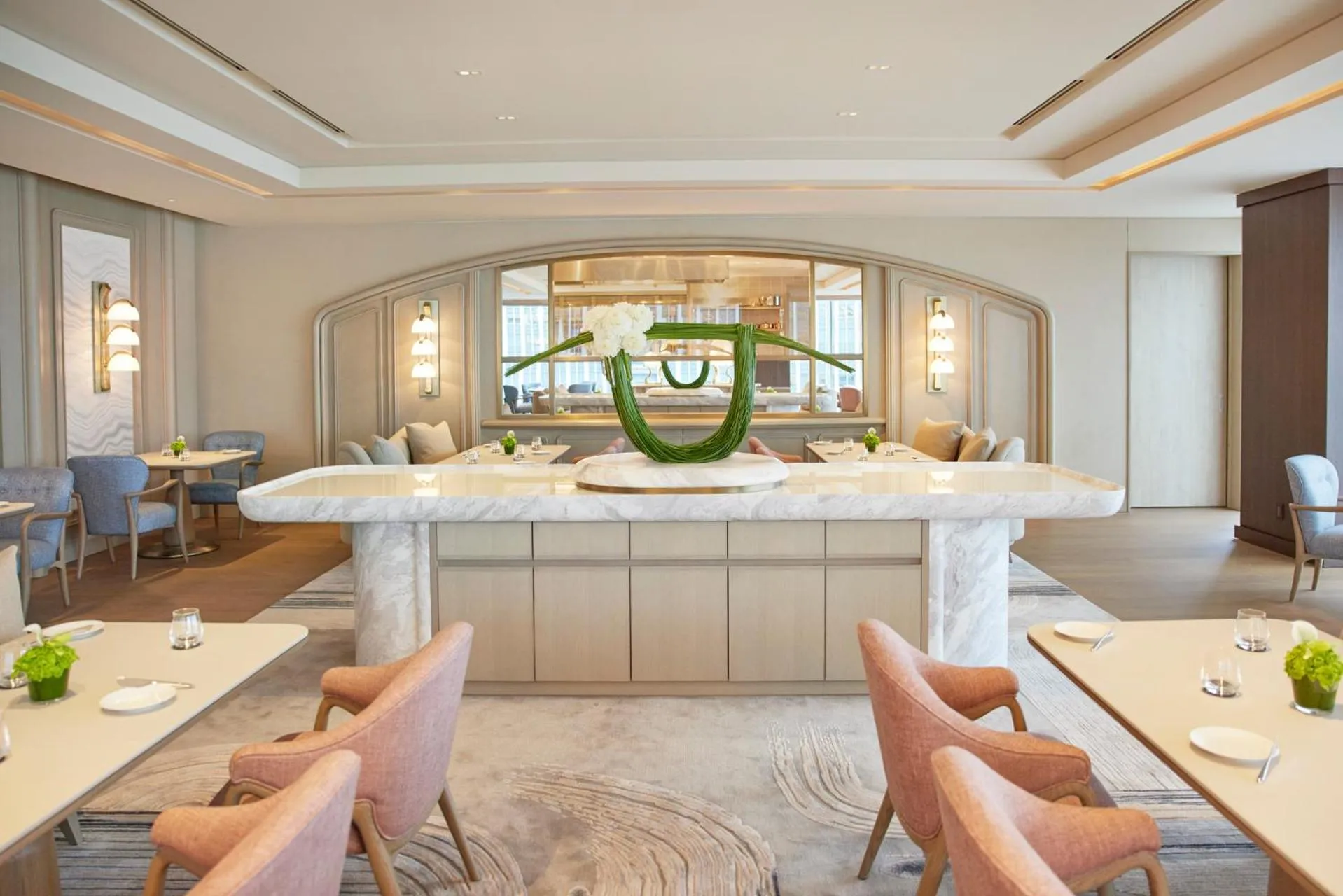 Restaurant/places to eat in Four Seasons Hotel Tokyo at Marunouchi