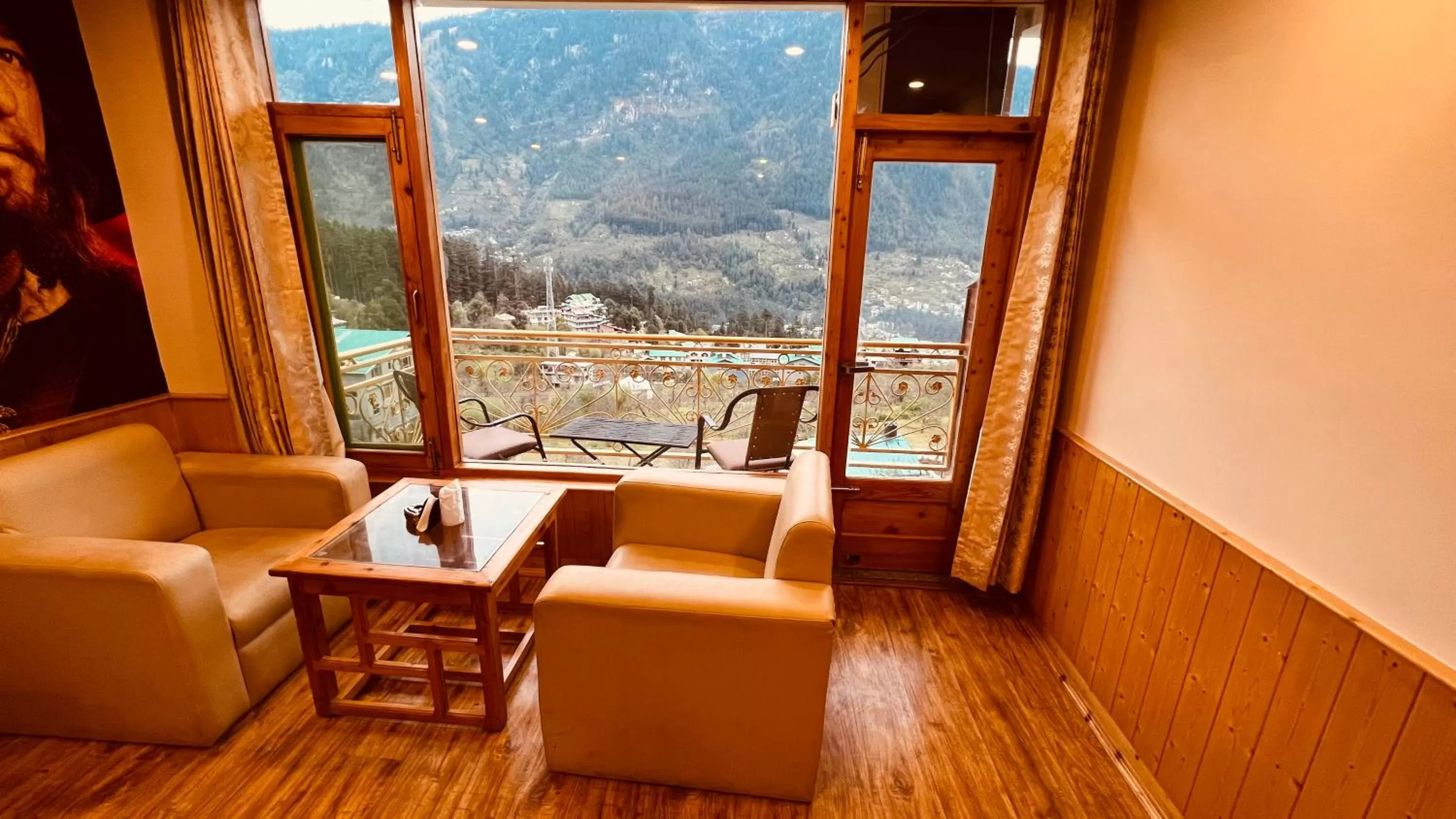 Mountain View in Hotel Old Smugglers with Balcony mountain view(A/C hot and Cold)