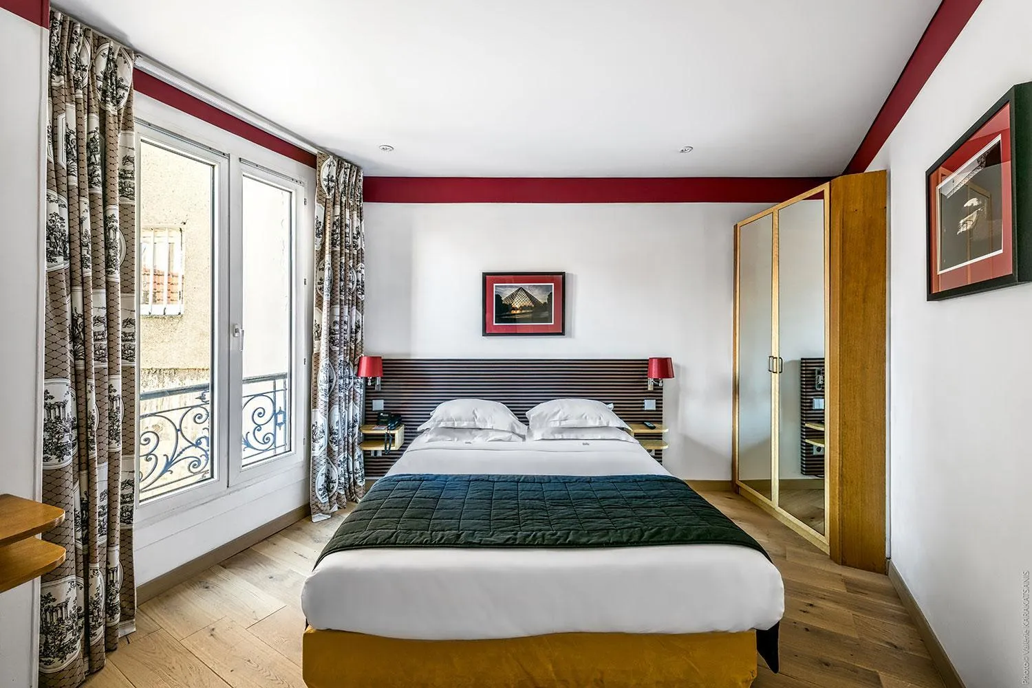 Bed in Etoile Park Hotel