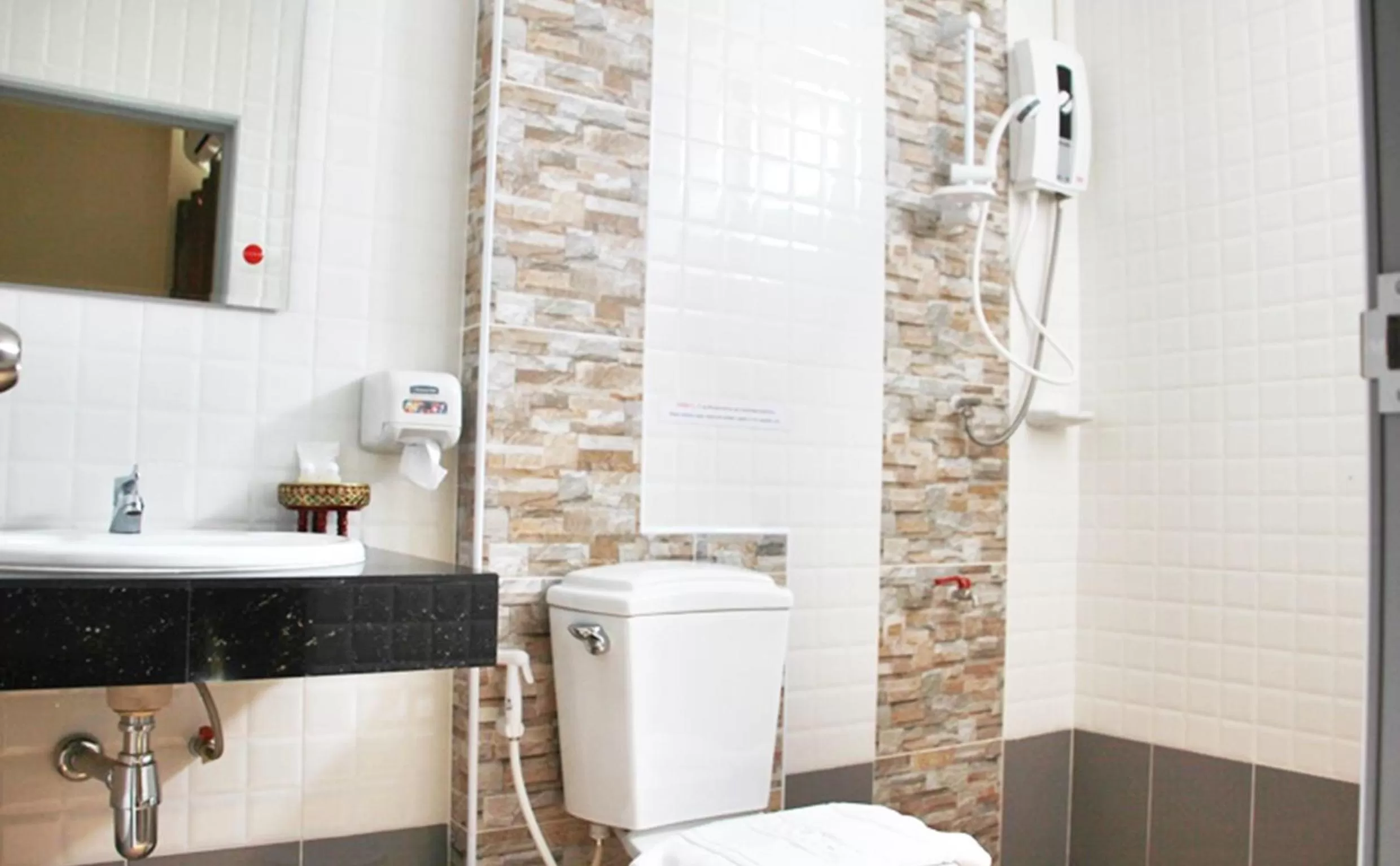 Toilet in Baansiri Chiangrai