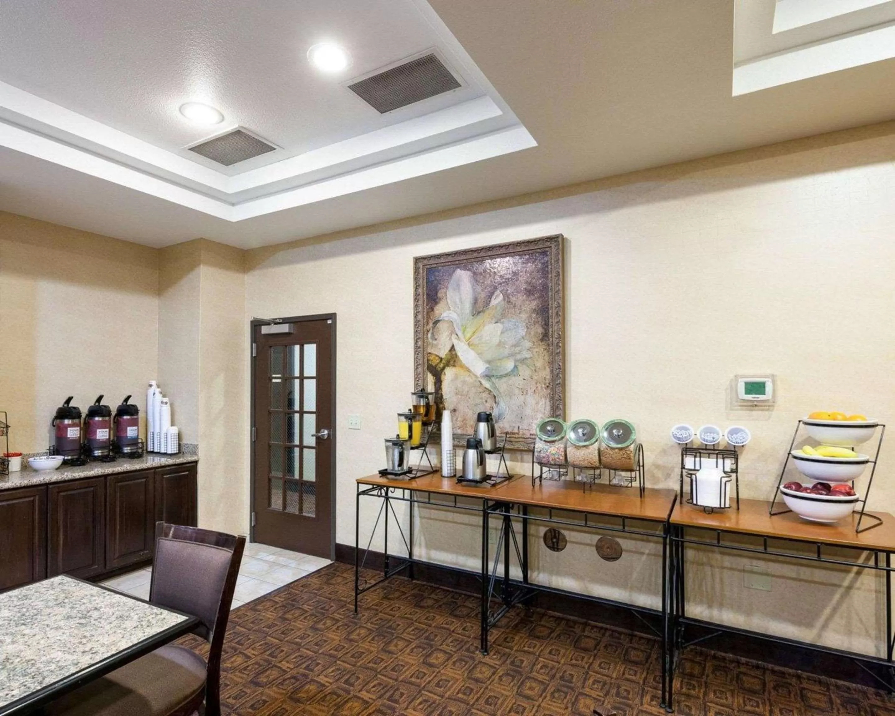 Restaurant/places to eat in Comfort Inn & Suites Regional Medical Center