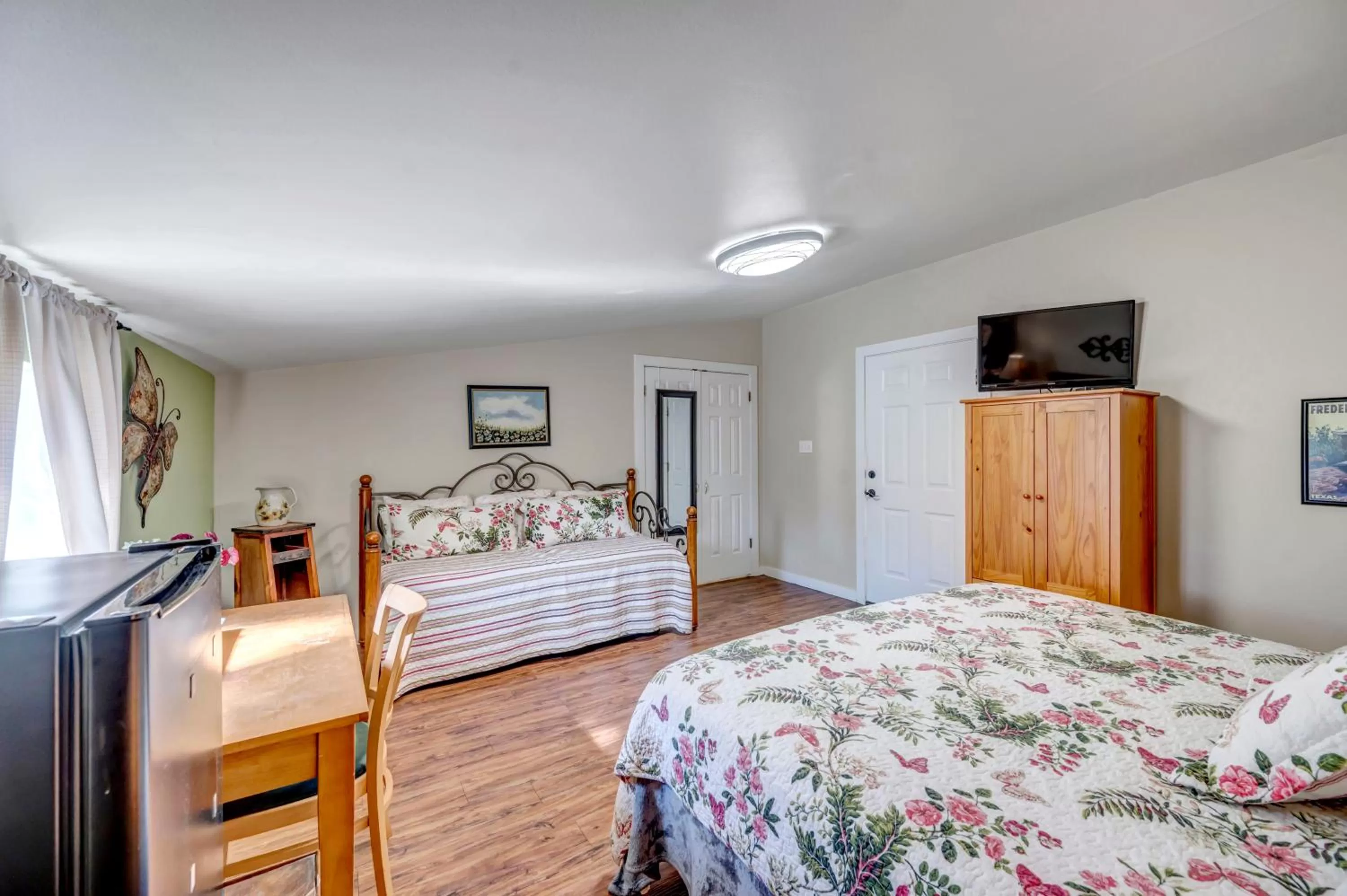 Bedroom, Bed in Full Moon Inn