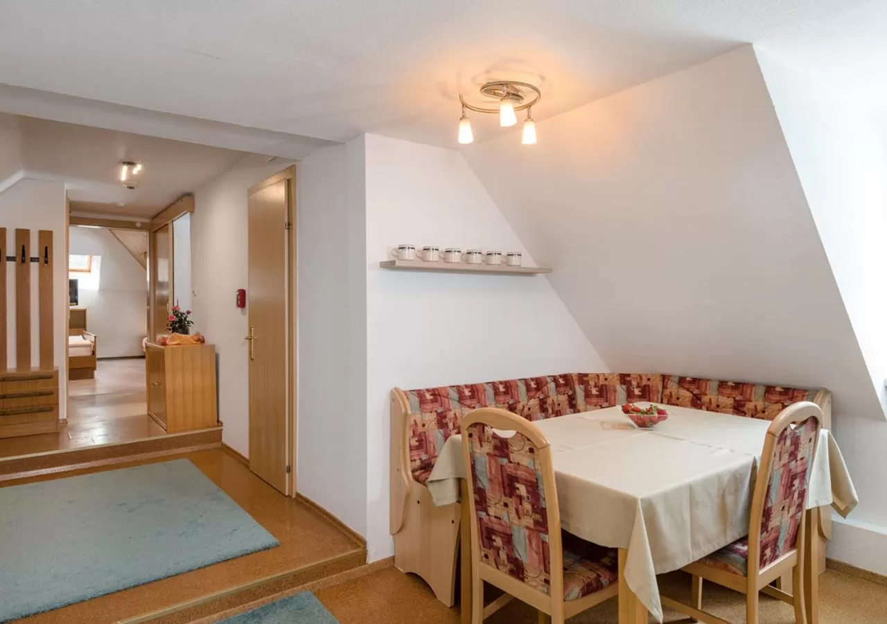 Dining area in GRUBERS, Hotel Appartments Gastein