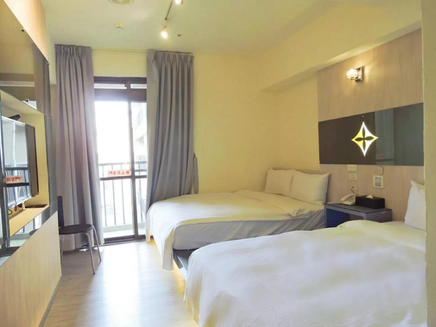 Photo of the whole room, Bed in Walker Hotel - Chenggong