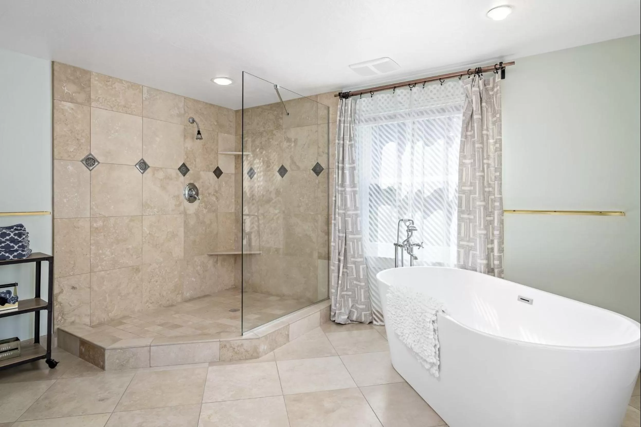 Shower in The Wesley Walla Walla