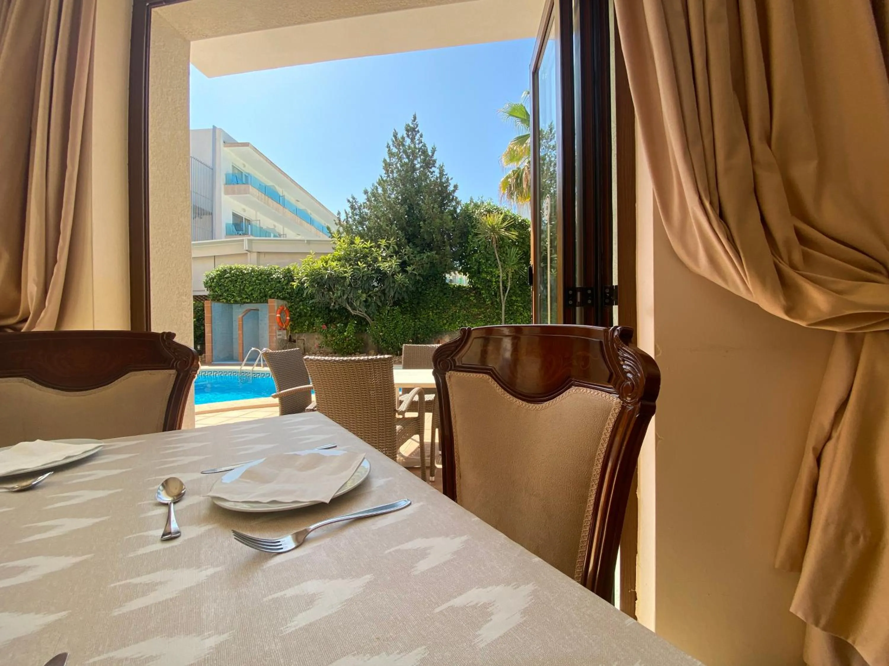 Restaurant/places to eat in Hs Villa Rosa Paguera