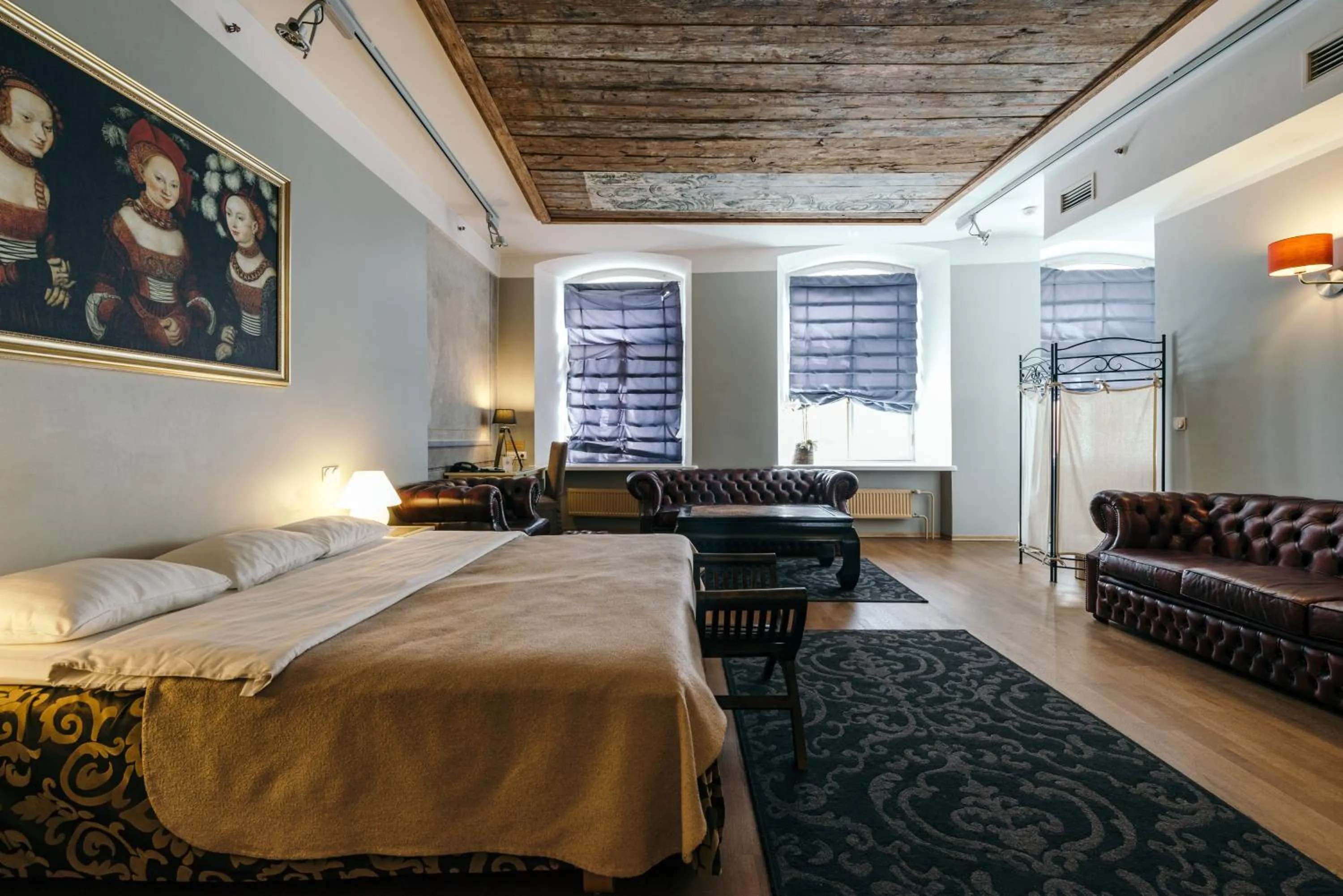 Seating area, Bed in Merchants House Hotel
