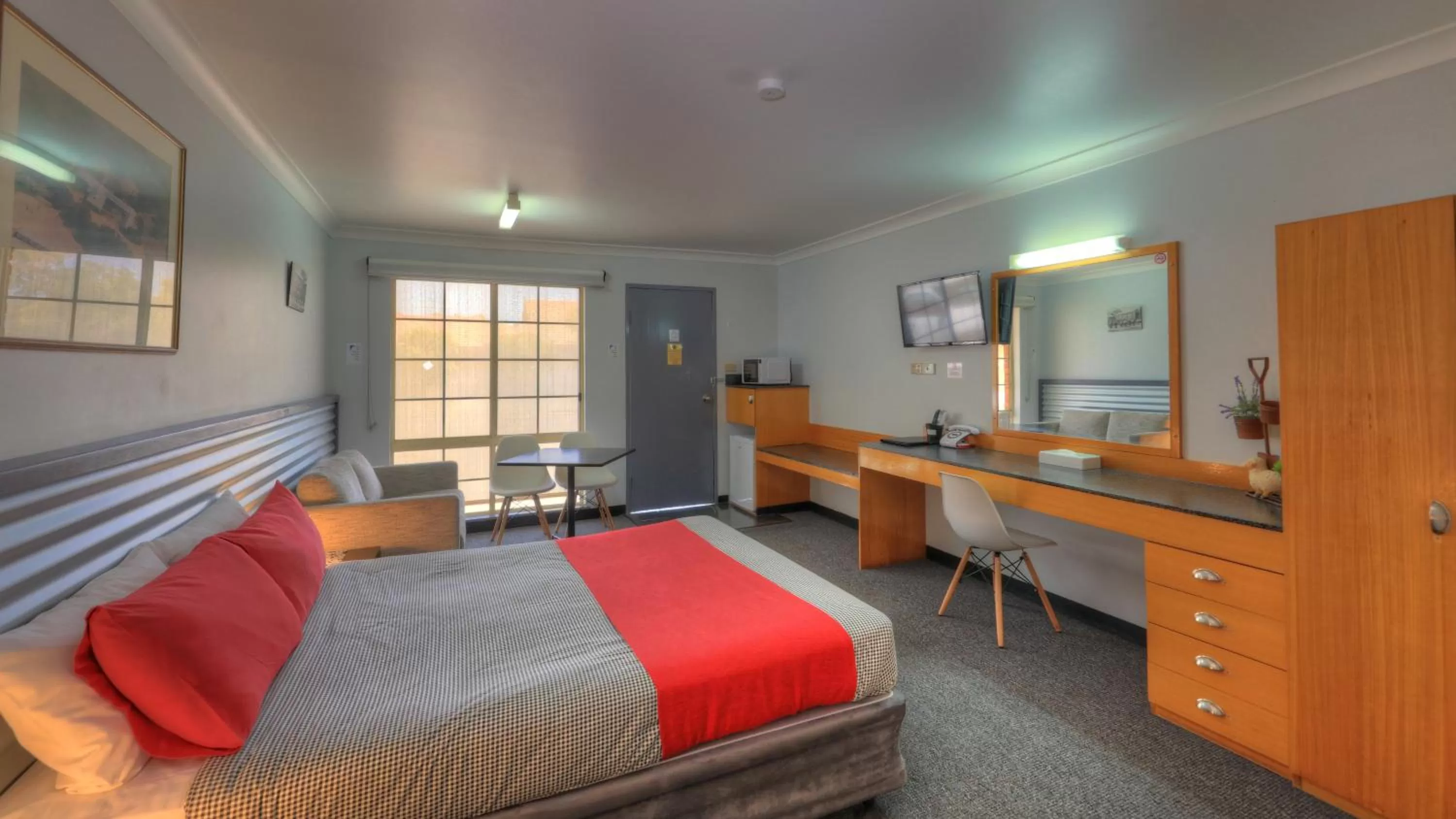 Bedroom, Bed in Shearing Shed Motor Inn
