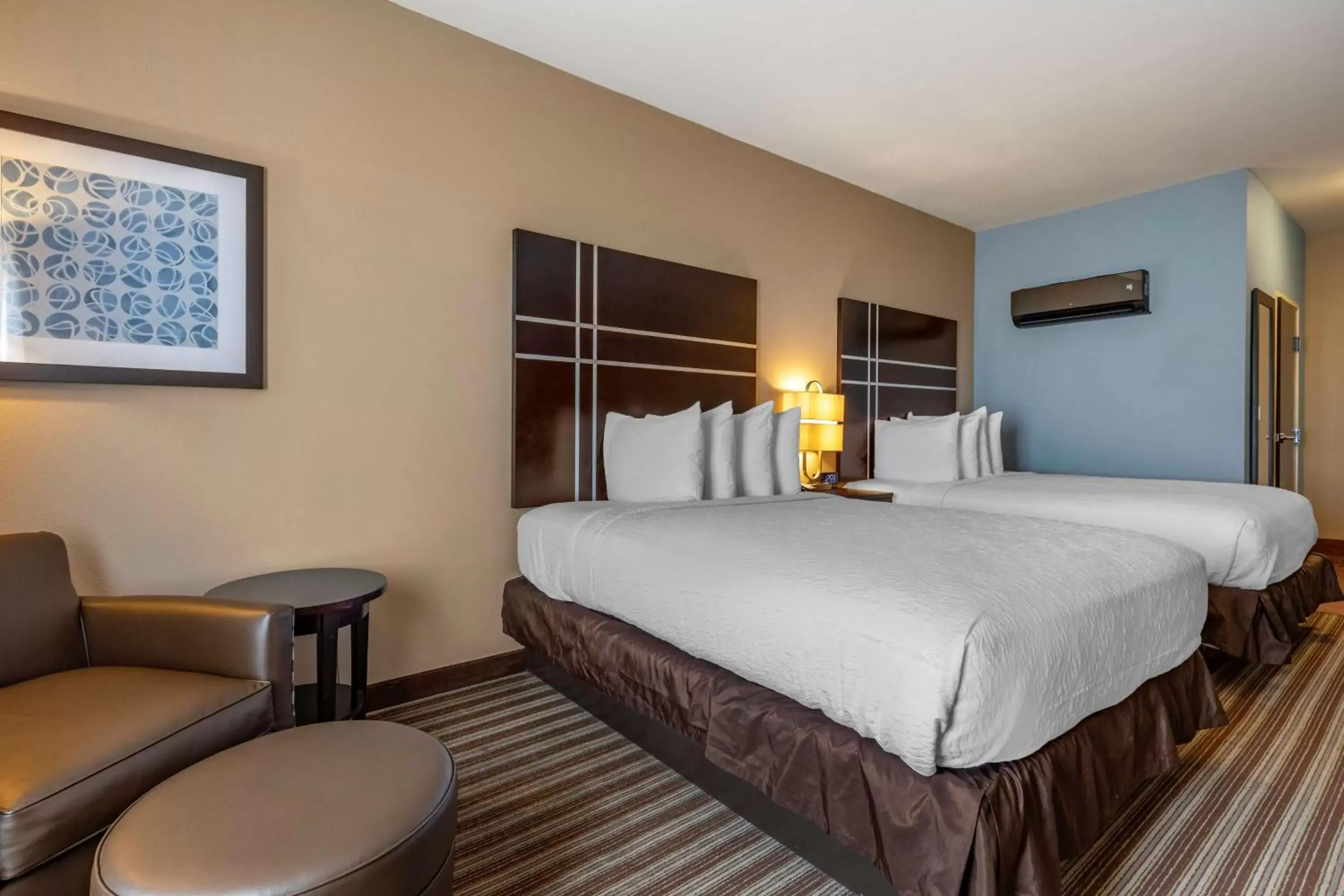 Queen Room with Two Queen Beds and Bath Tub - Disability Access in Best Western Plus North Odessa Inn & Suites Queen Room with Two Queen Beds and Bath Tub - Disability Access in Best Western Plus North Odessa Inn & Suites