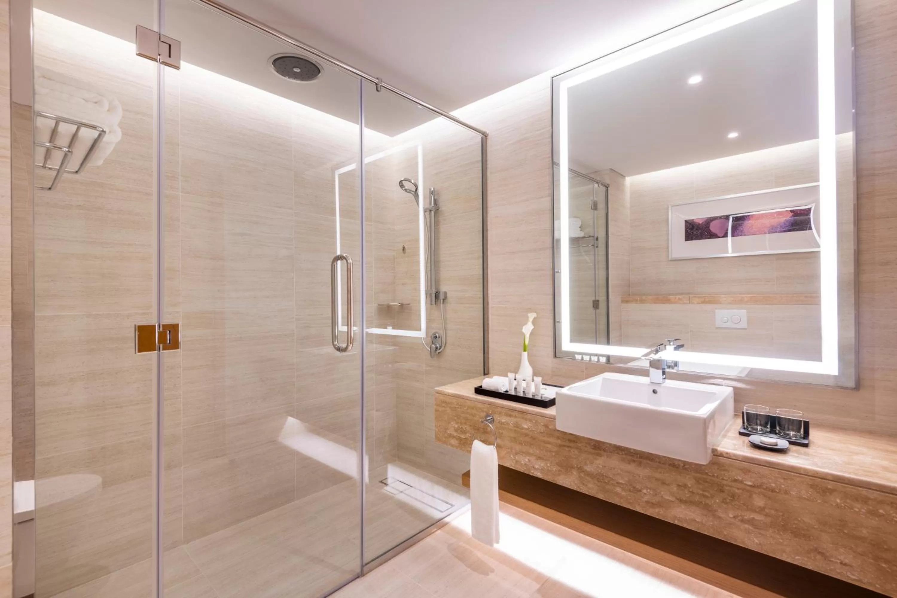 Shower in Jouri a Murwab hotel Doha