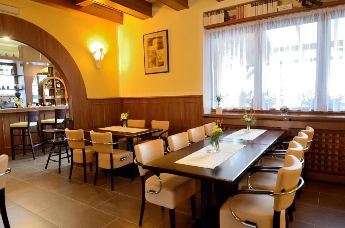 Restaurant/Places to Eat in U Dobrého Lva