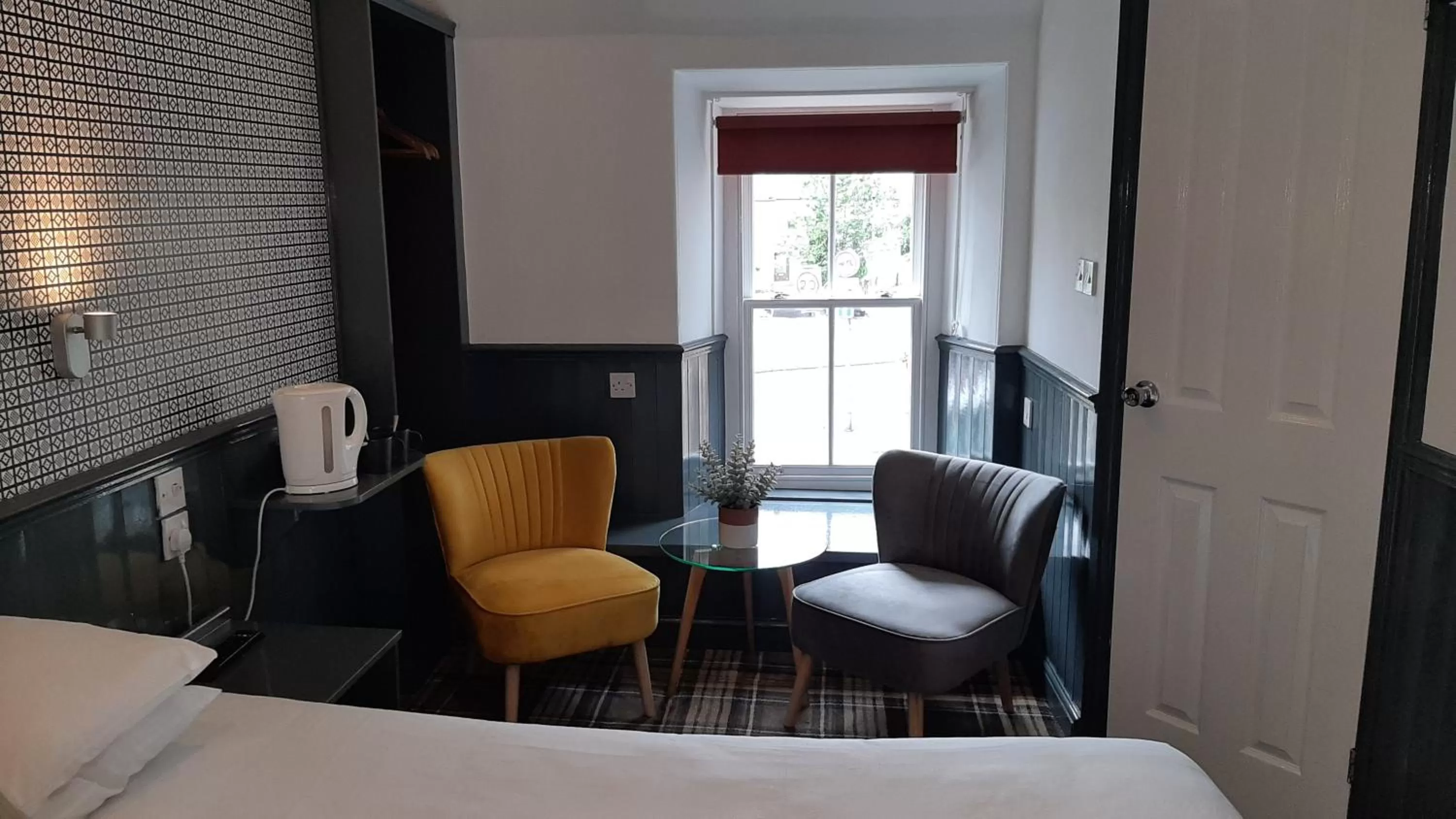 Bed in Nithsdale Hotel