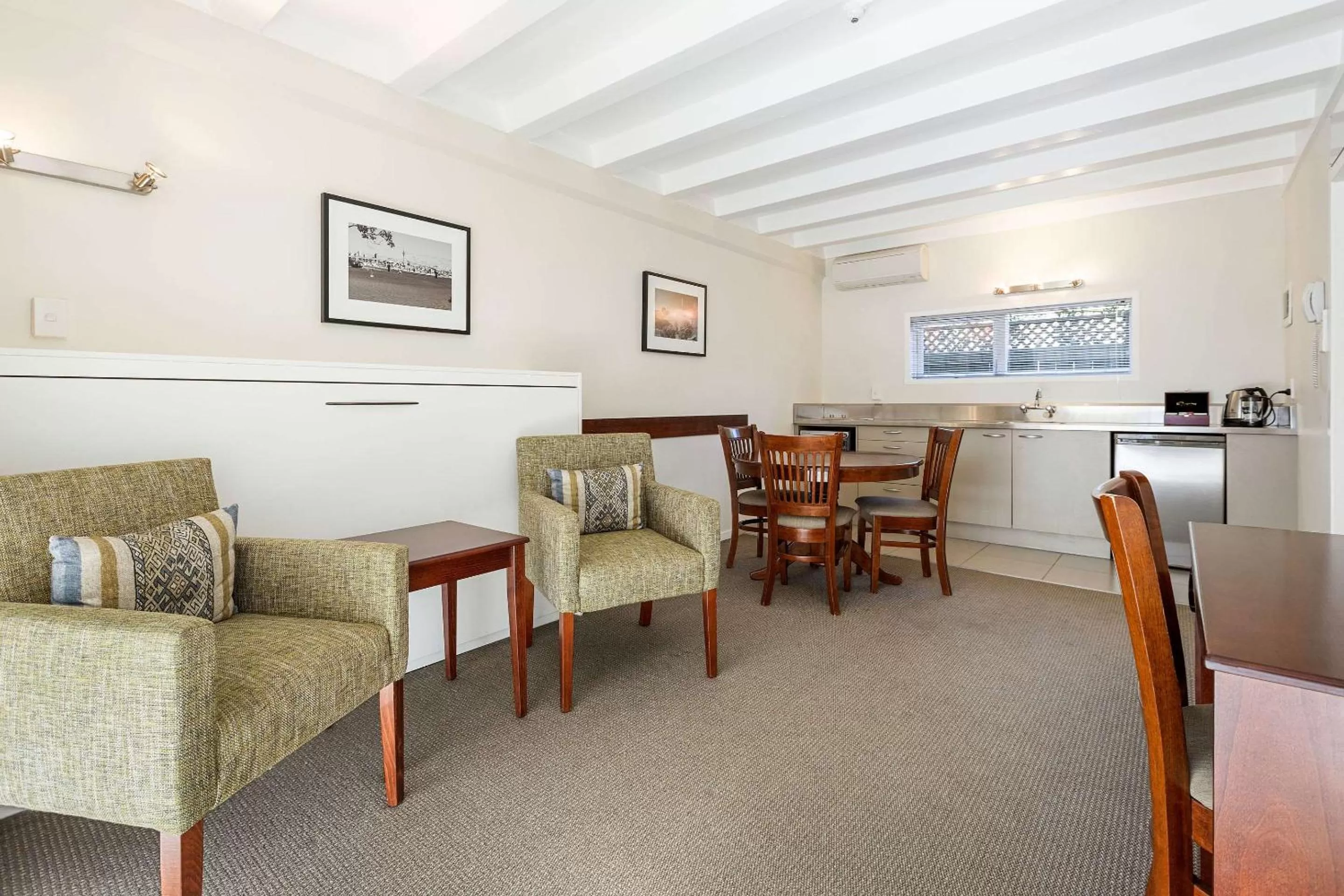 Kitchen or kitchenette in The Parnell Hotel & Conference Centre