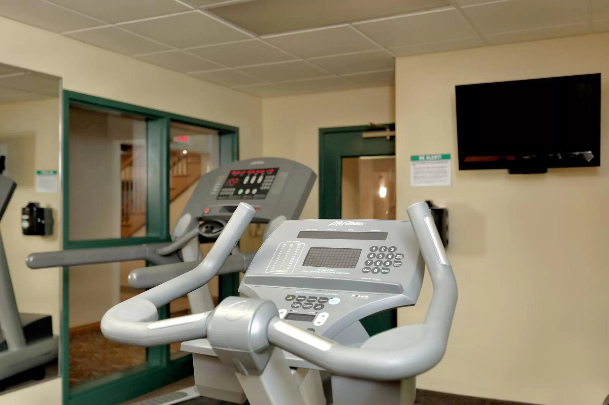 Fitness centre/facilities in Lancaster Inn & Suites