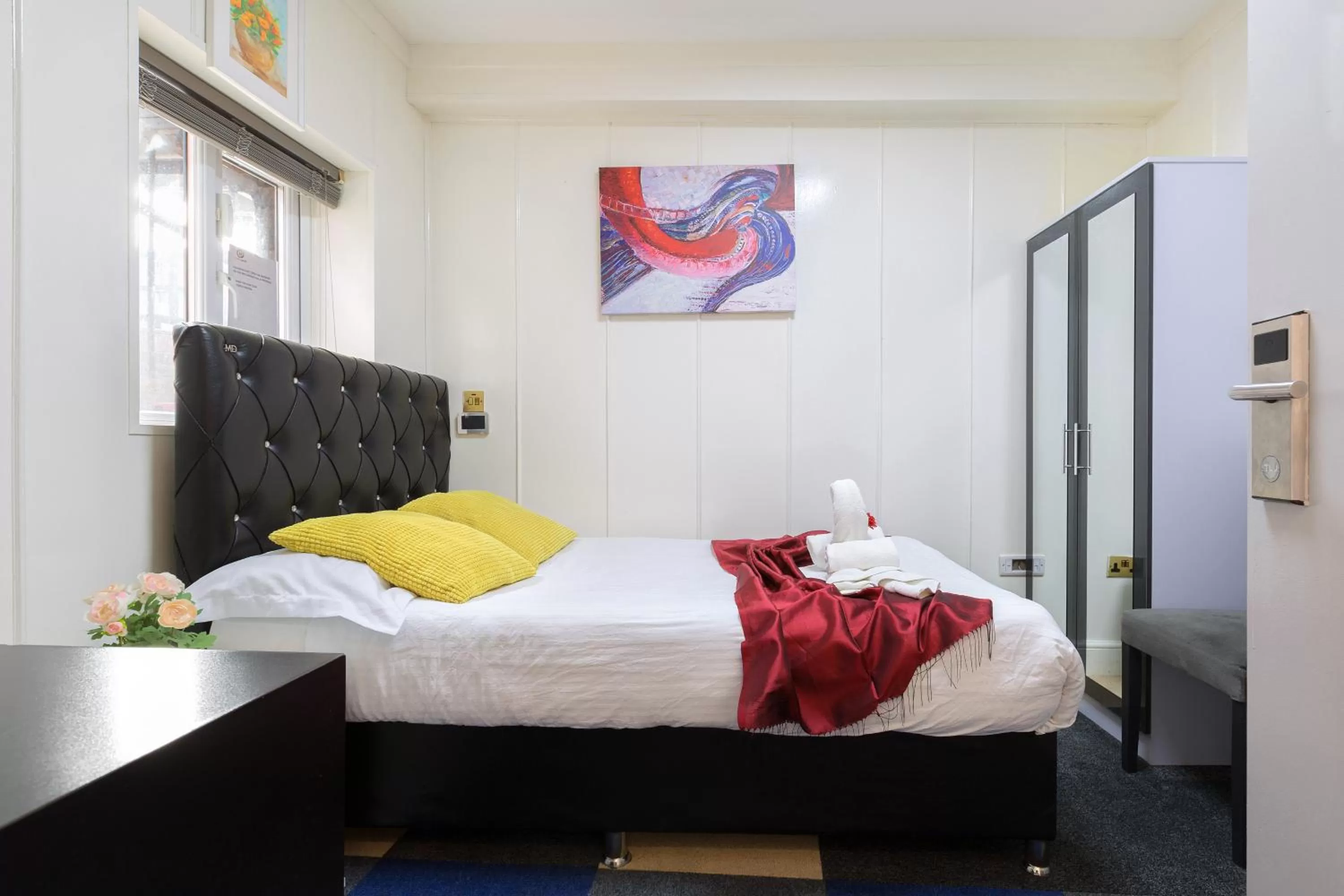 View (from property/room), Bed in Central Hoxton Shoreditch