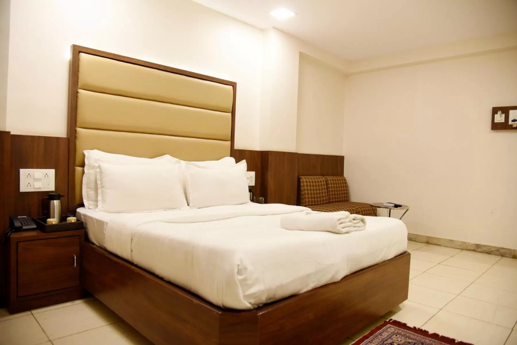 Bed in Hotel Sai Yatri