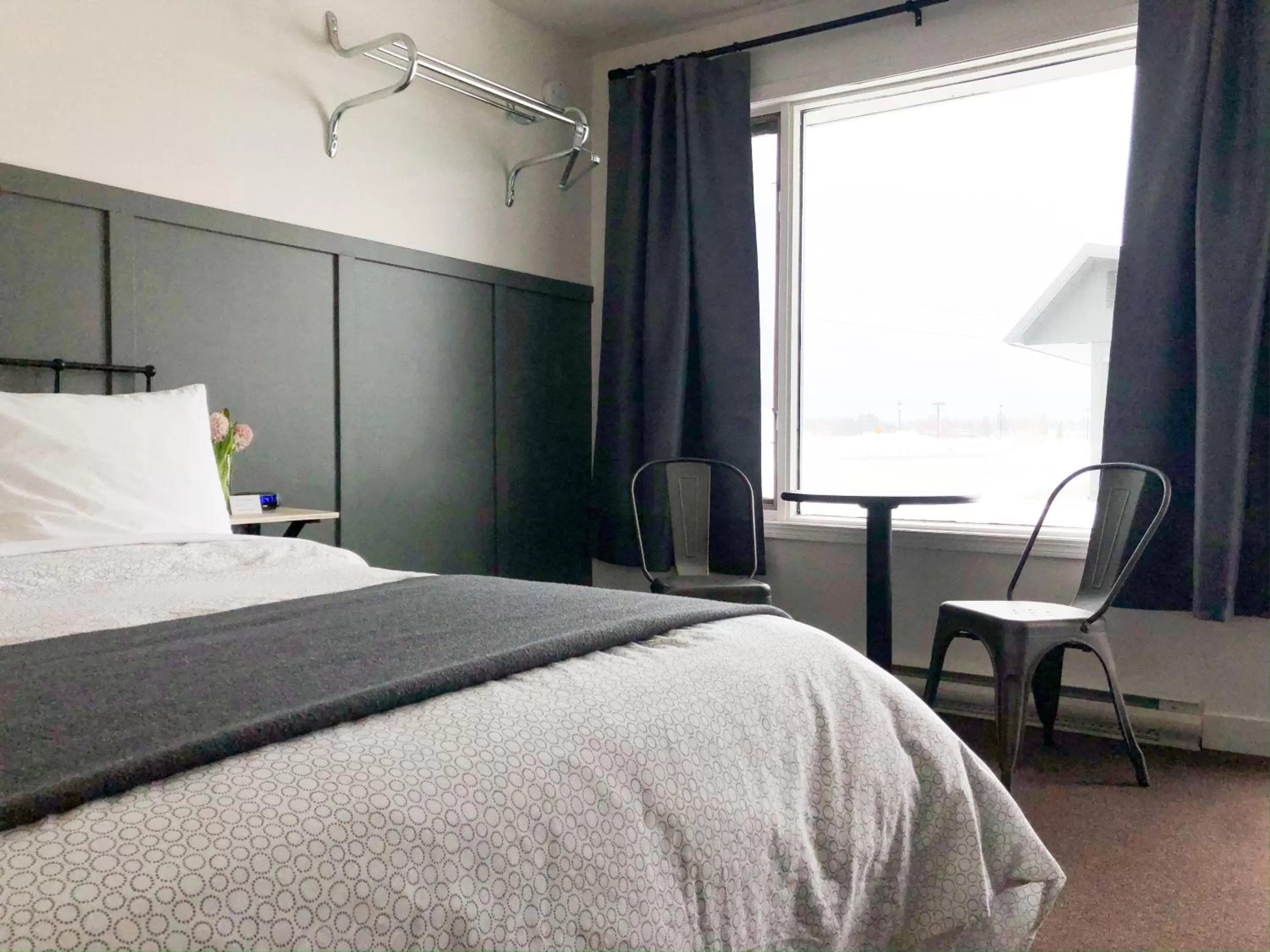 Bed in The Bayview Motel - Fort Frances, ON - Lakeside Motel