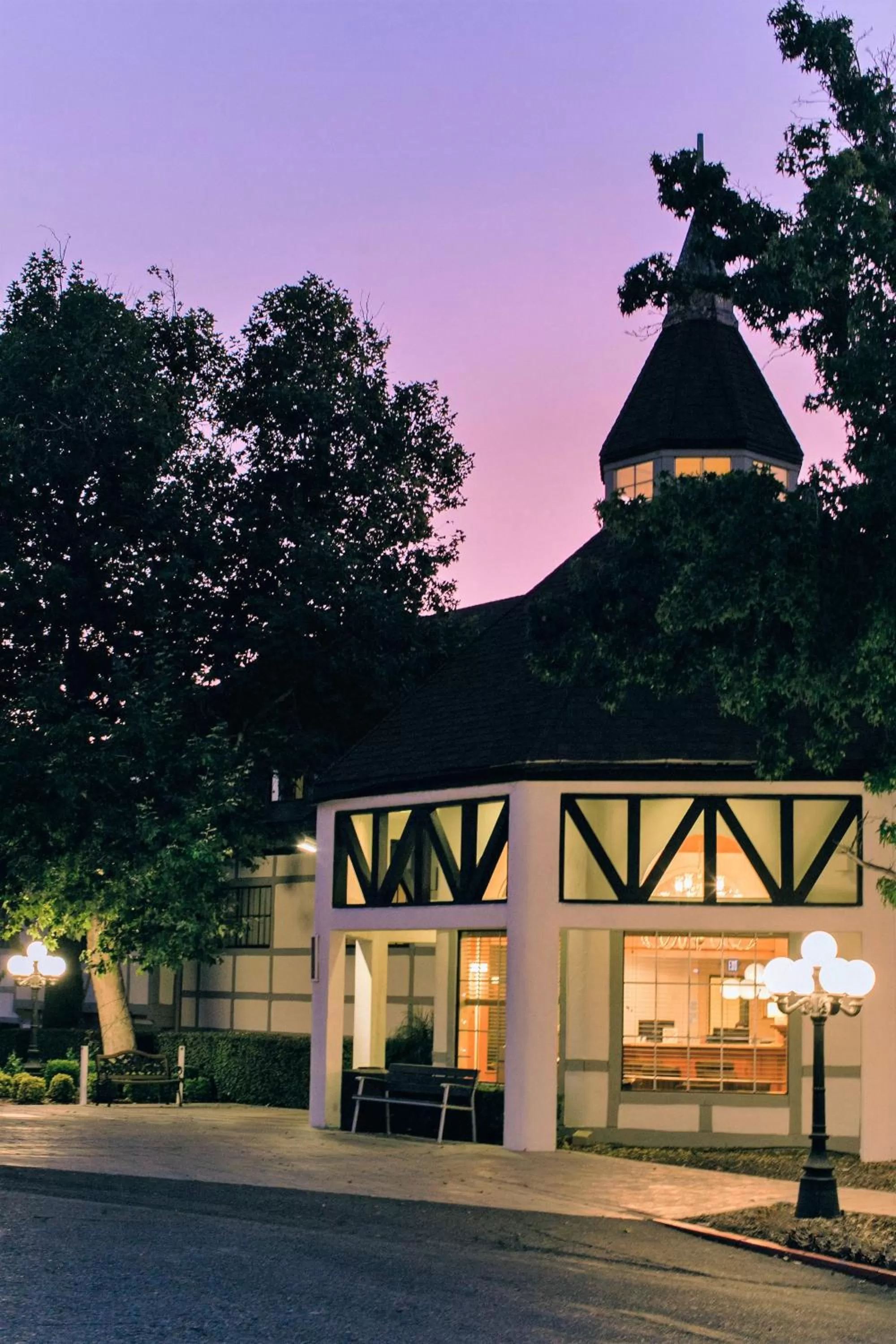 Property building in Vinland Hotel and Lounge