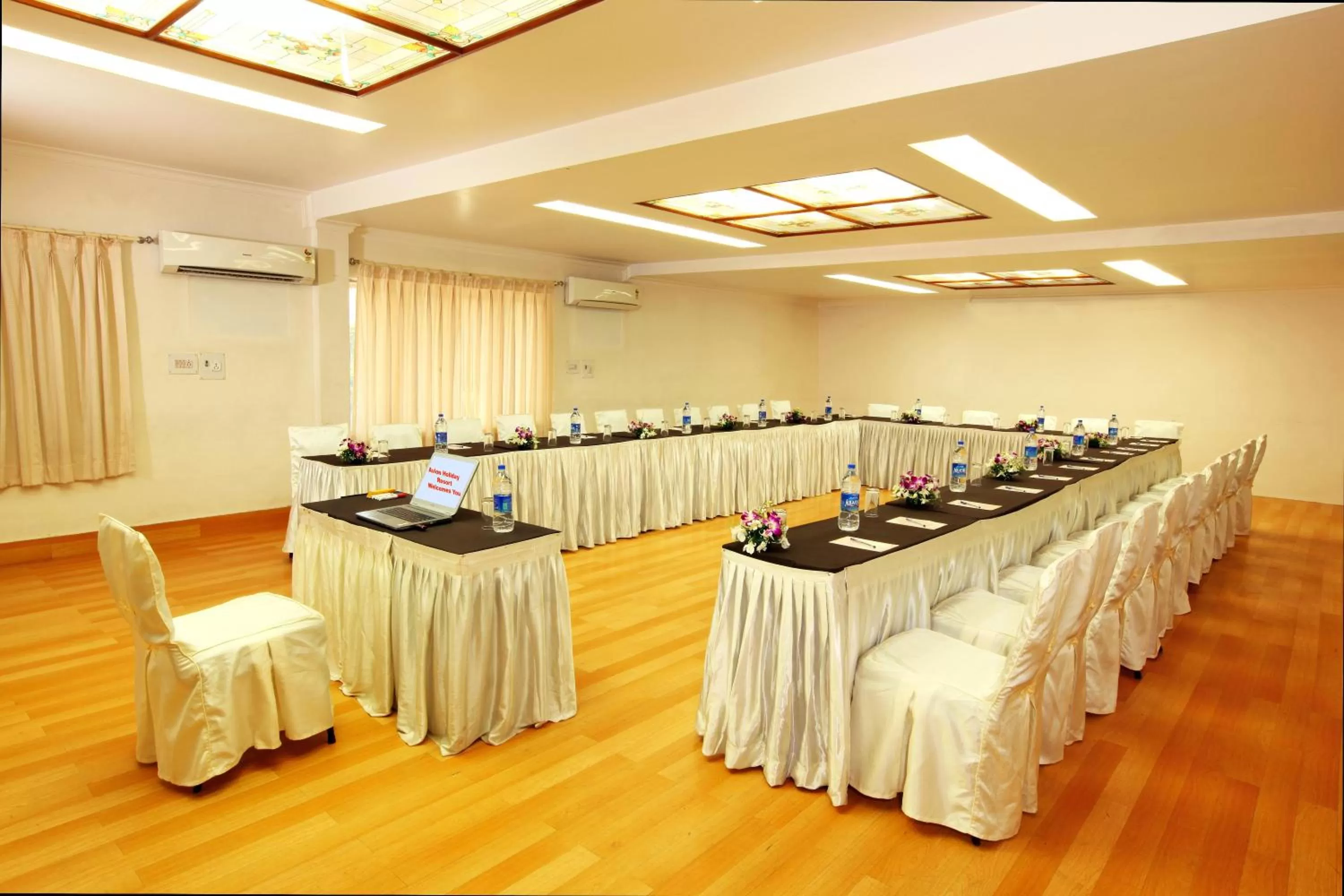 Business facilities in Avion Holiday Resort