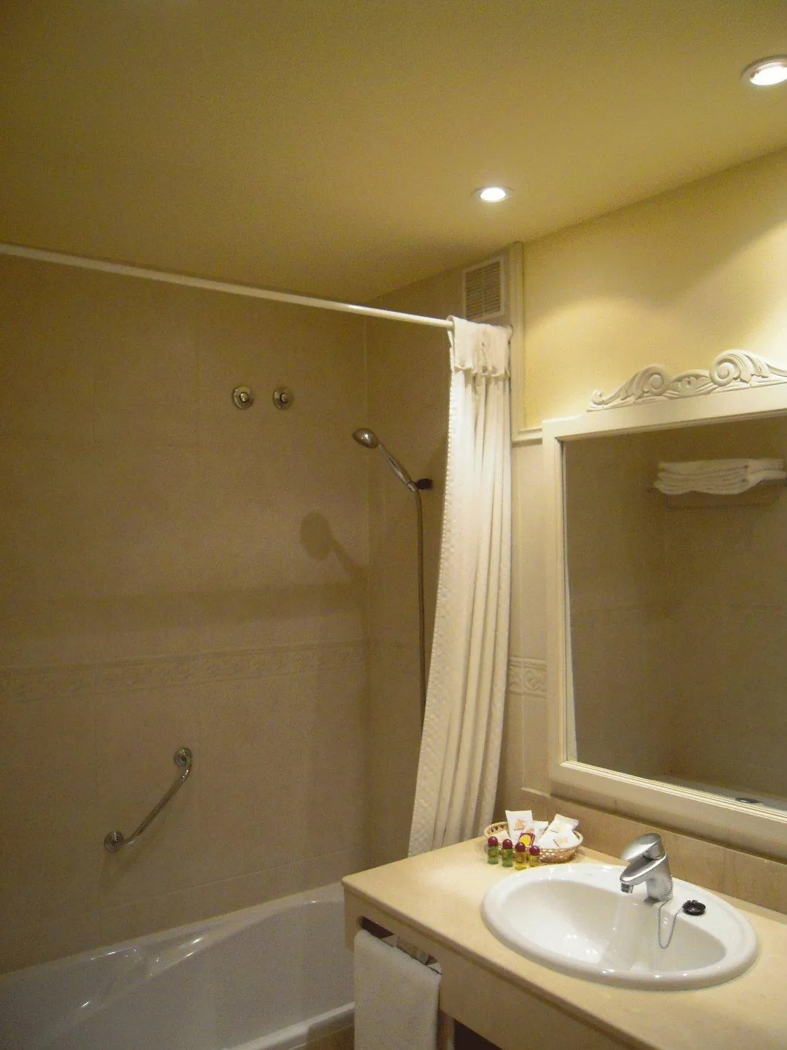 Bathroom in Silken Spa La Hacienda De Don Juan