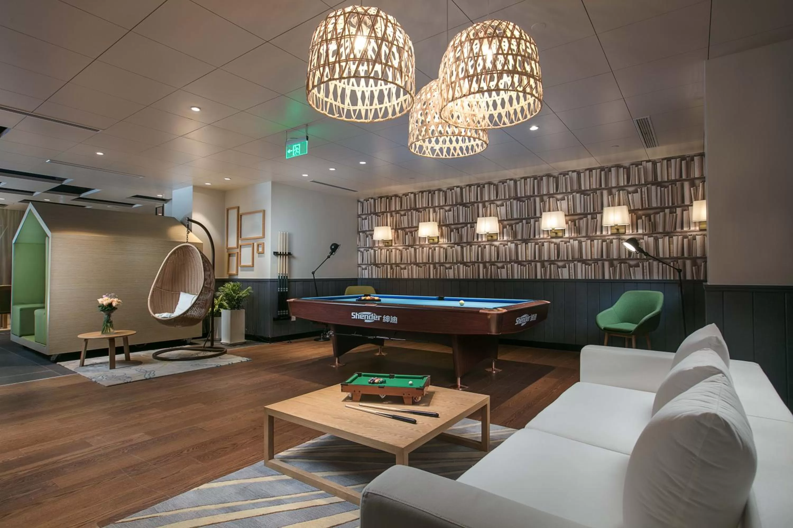 Billiard in Campanile Hotel - Shanghai Jing'an Temple