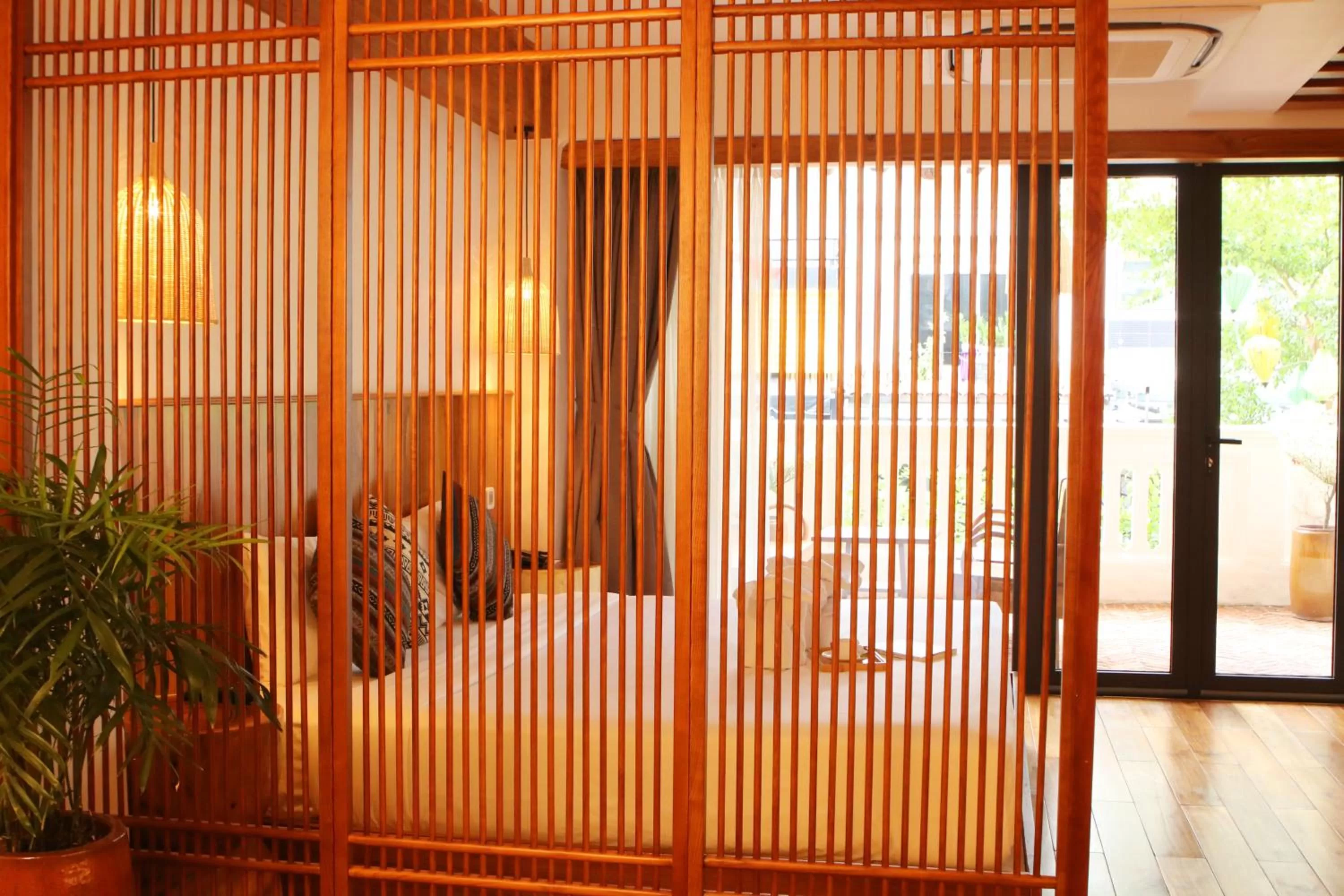 Bed in Duc Vuong Saigon Hotel - Bui Vien