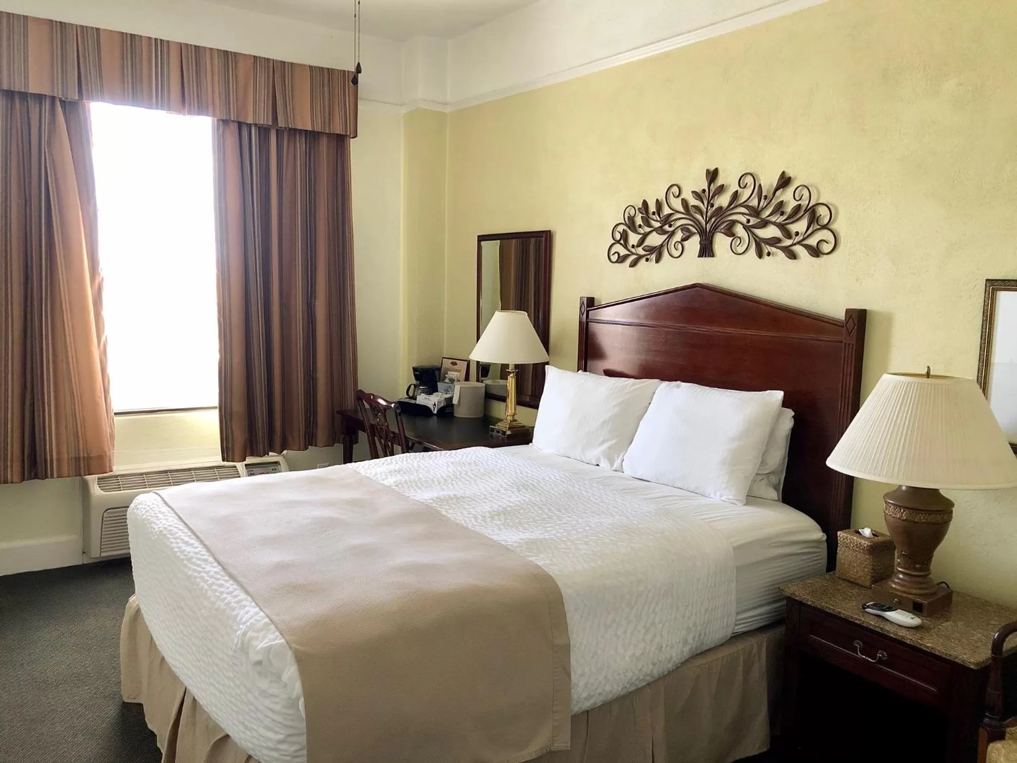 Bed in Hotel El Capitan