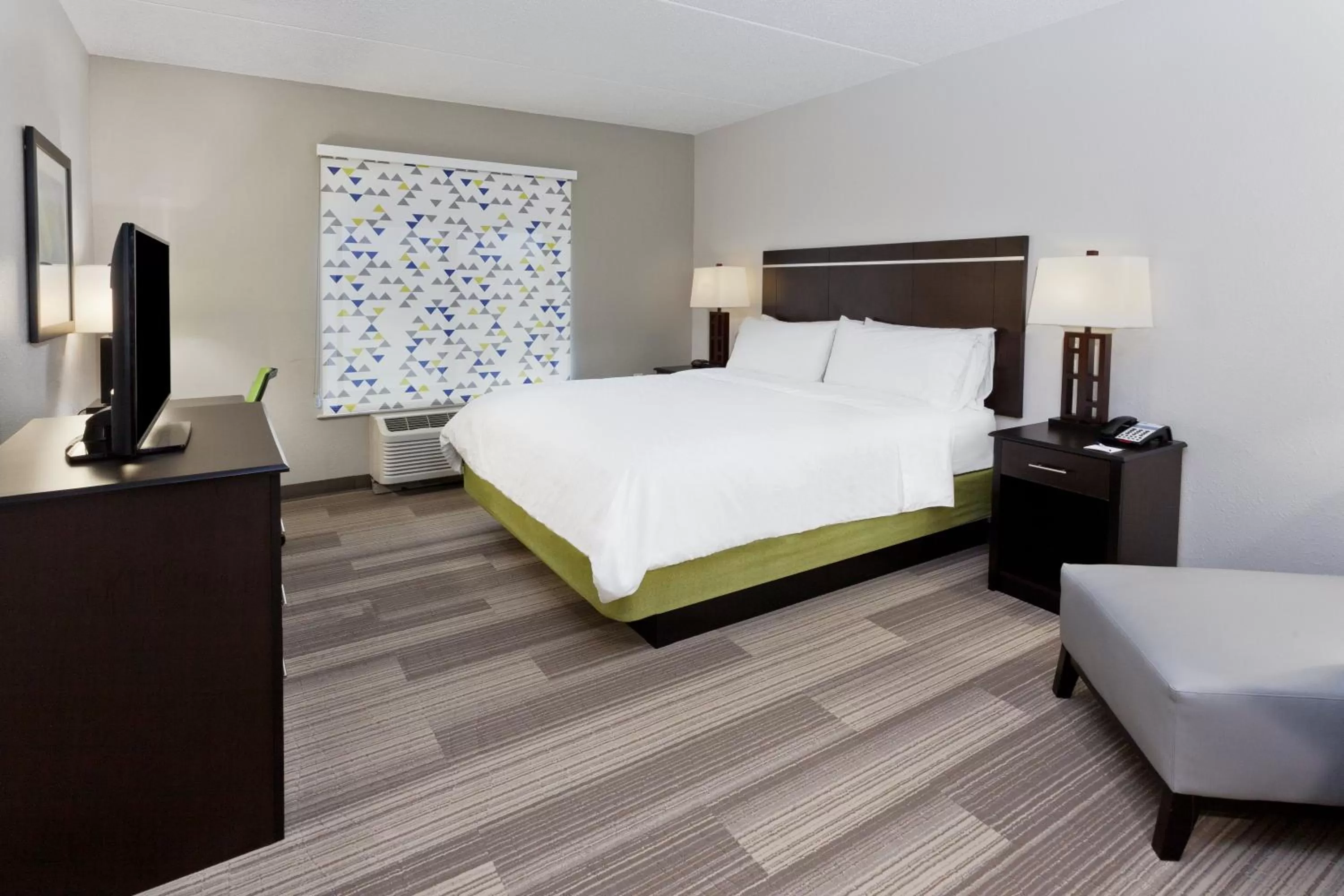 Photo of the whole room, Bed in Holiday Inn Express Hotel & Suites Montgomery Boyd-Cooper Parkway by IHG