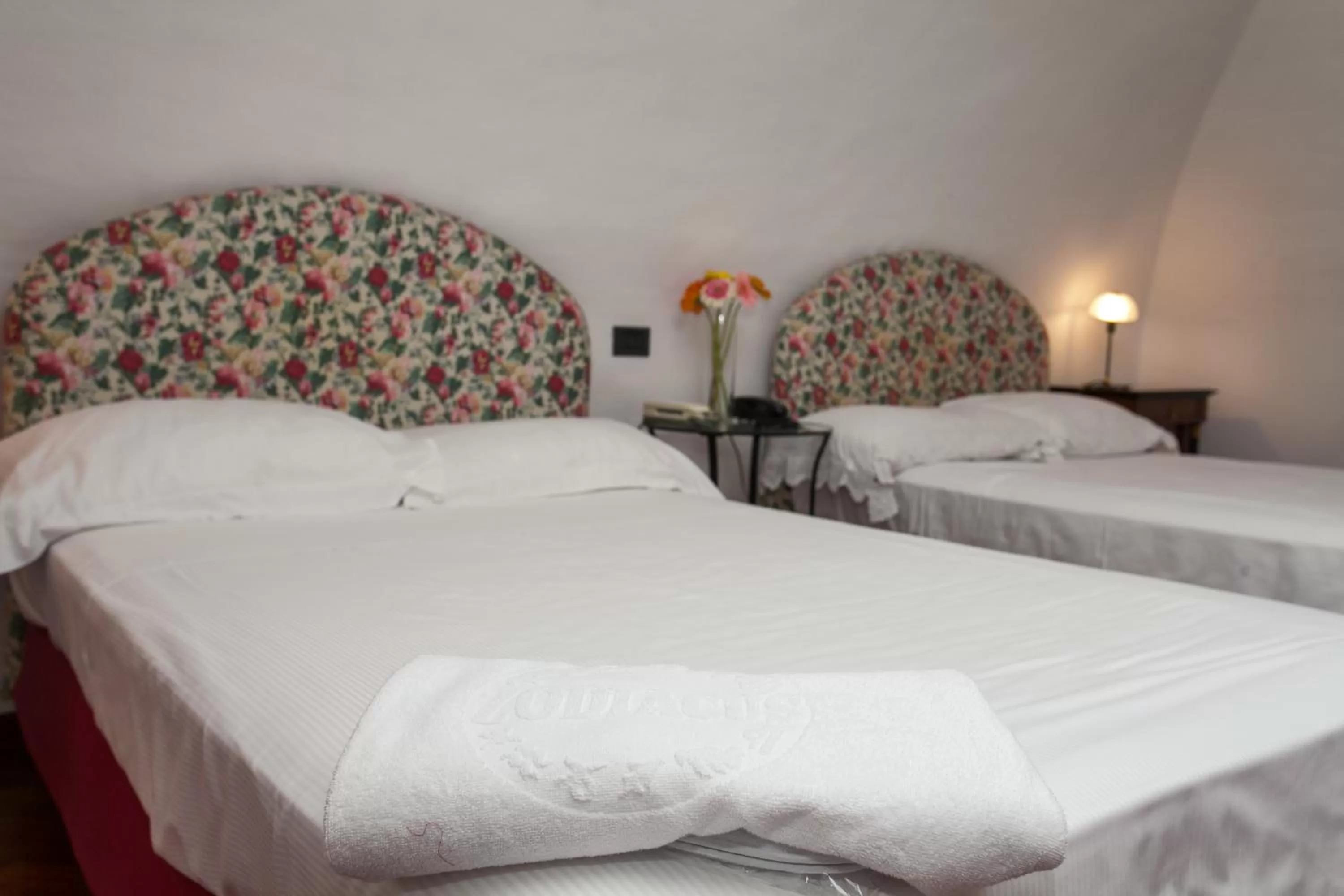 Bedroom, Bed in Zodiacus Residence