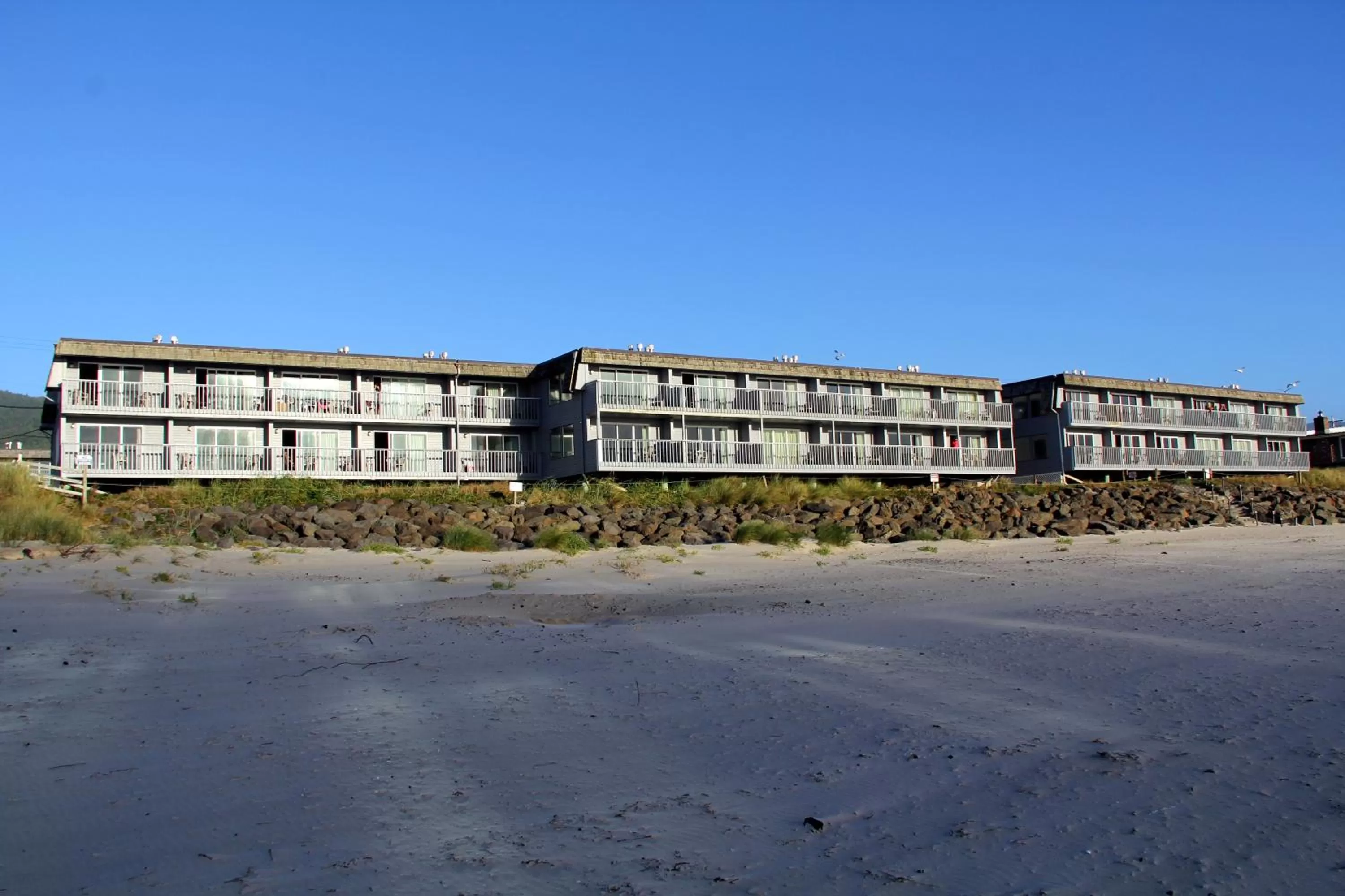 Property building in Surfside Resort