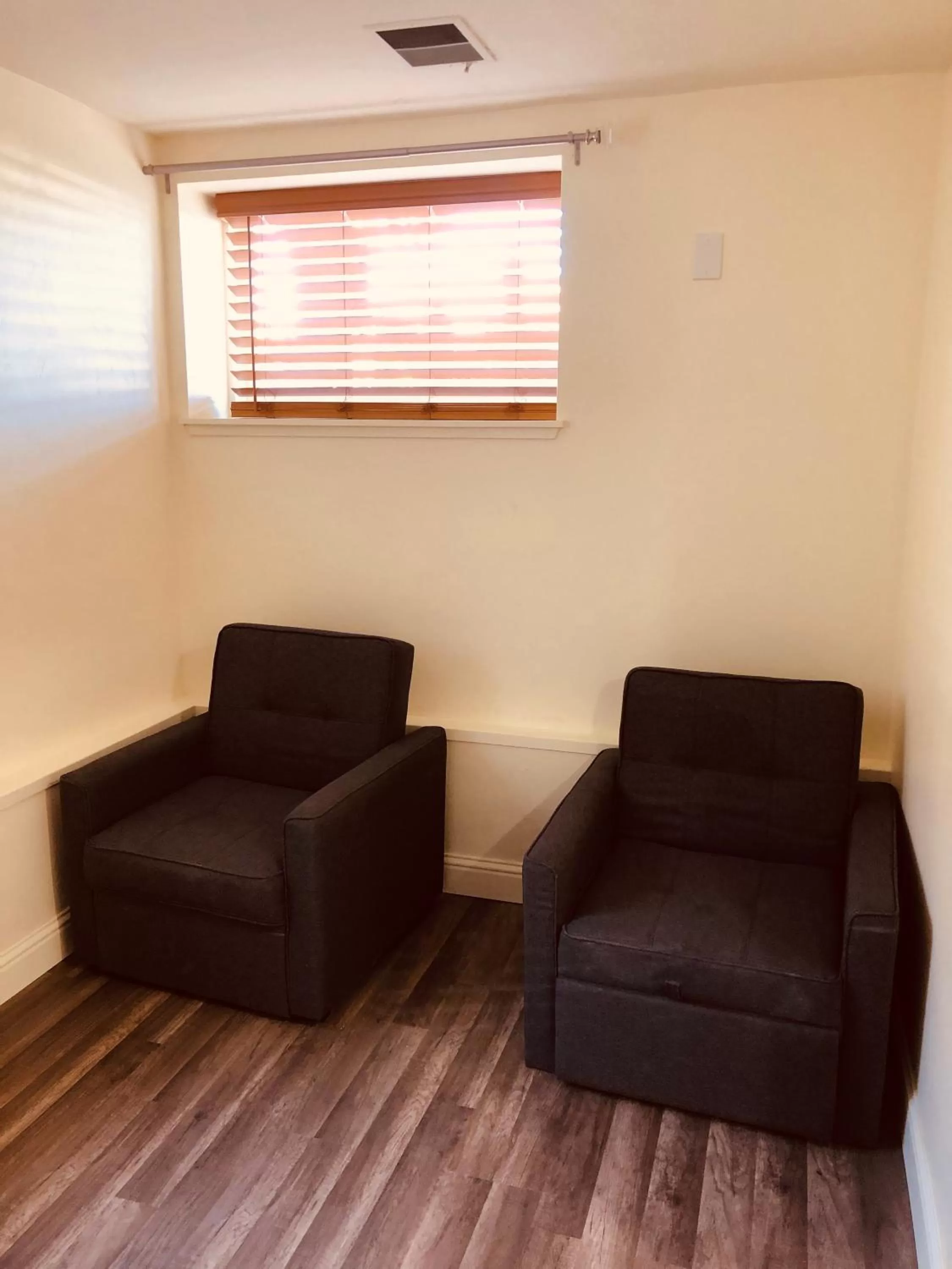 Living room in Pacific Grove Inn