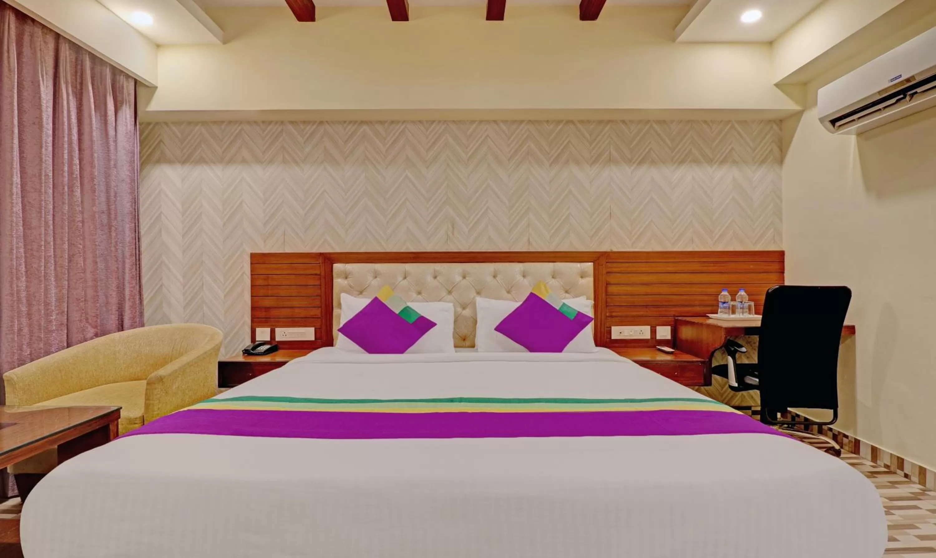 Bed in Treebo Tryst Pearl Avenue Ring Road