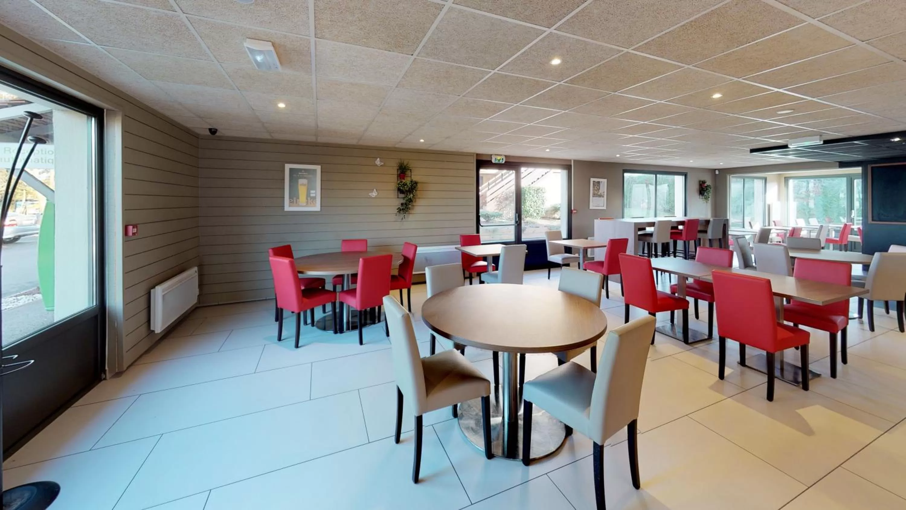 Restaurant/places to eat in Kyriad Meaux Sud Nanteuil Les Meaux