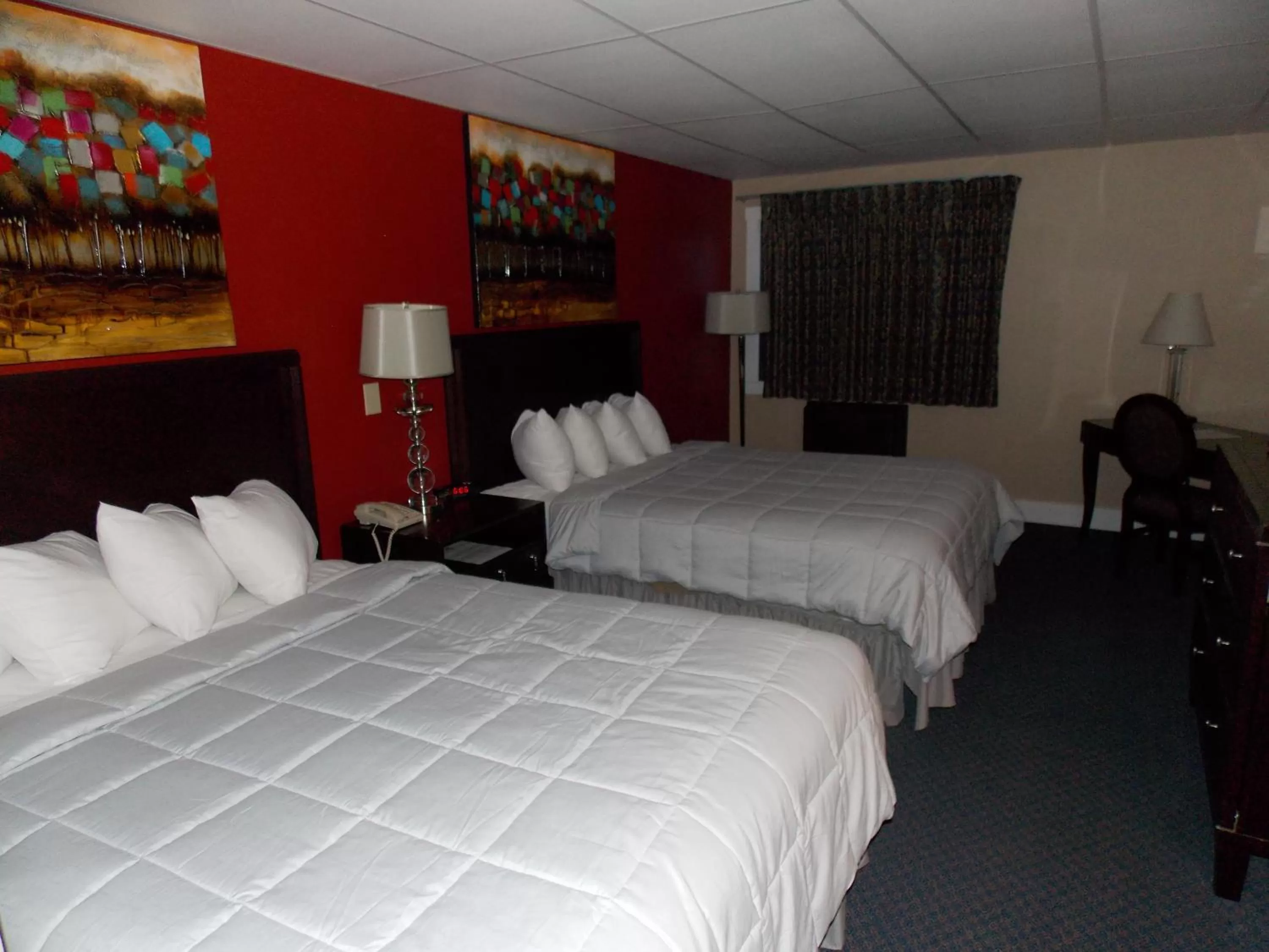 Bed in The Washburn Inn