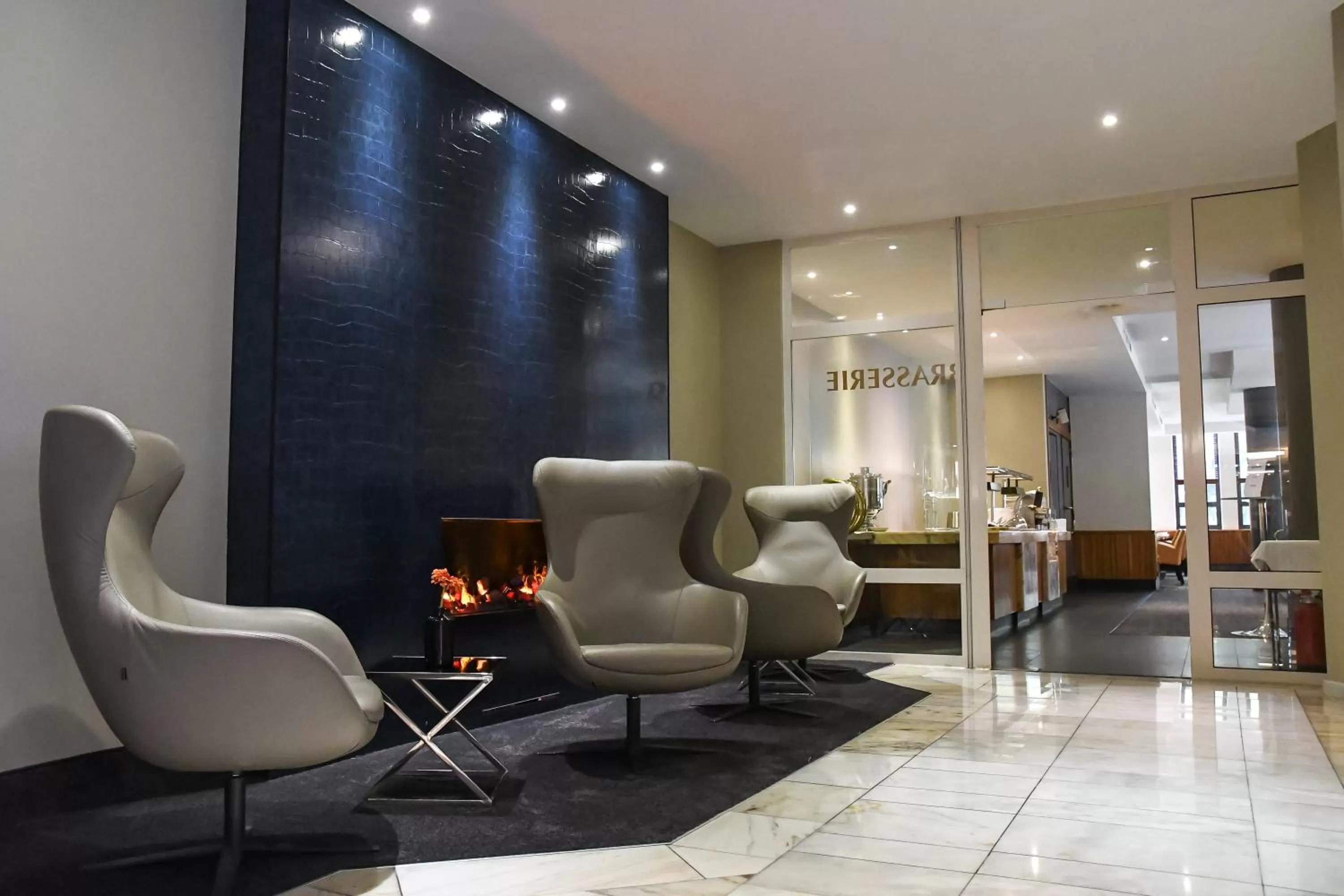 Lounge or bar in relexa hotel Airport Düsseldorf/Ratingen