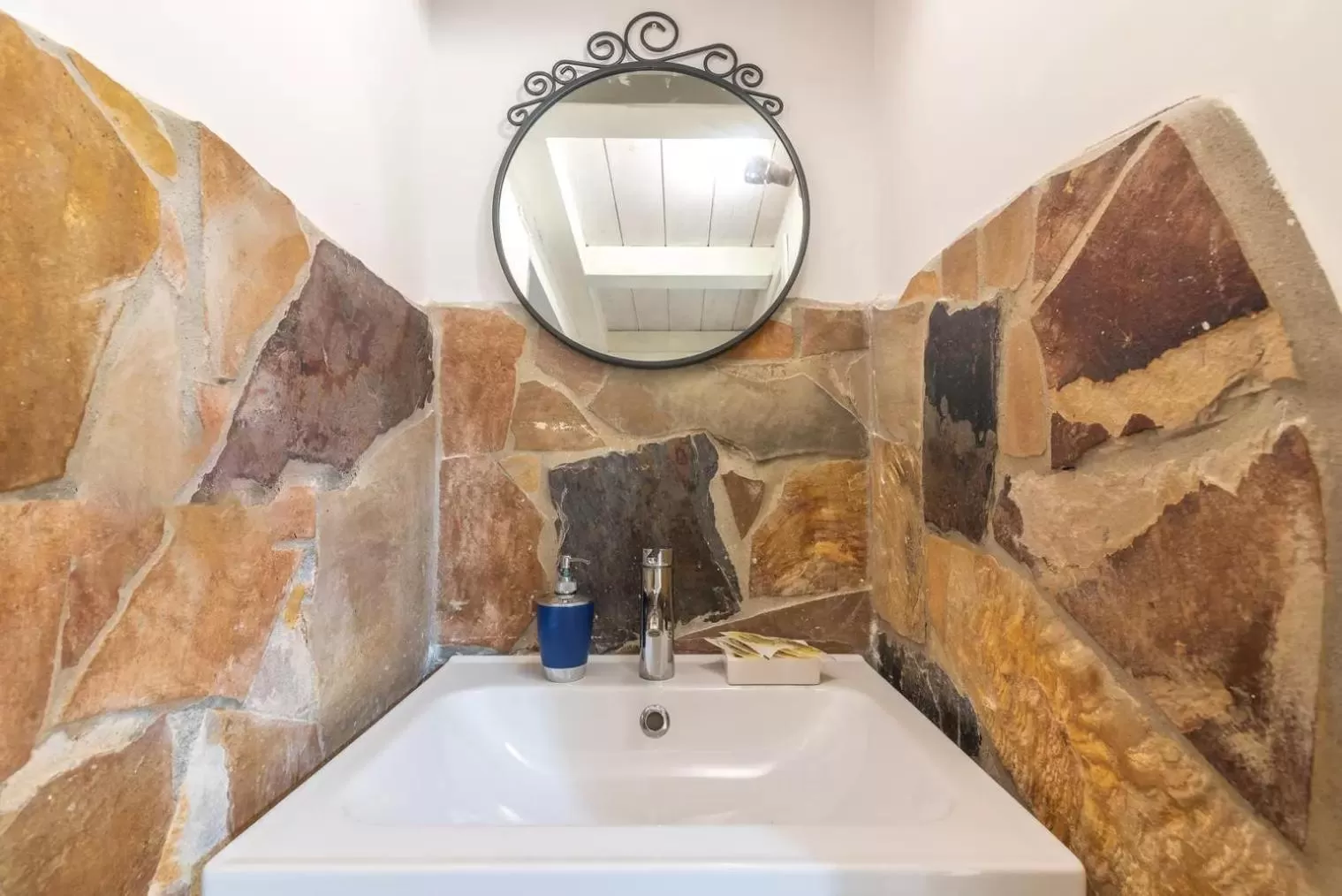 Bathroom in A'Storia