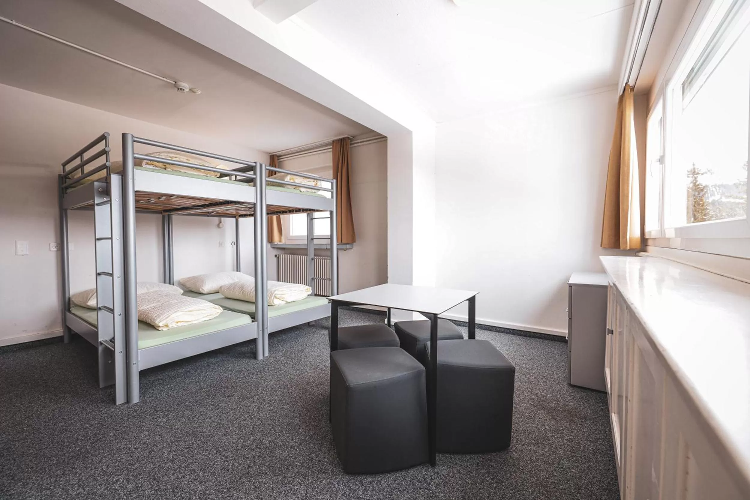 Photo of the whole room, Bed in Arosa Mountain Lodge