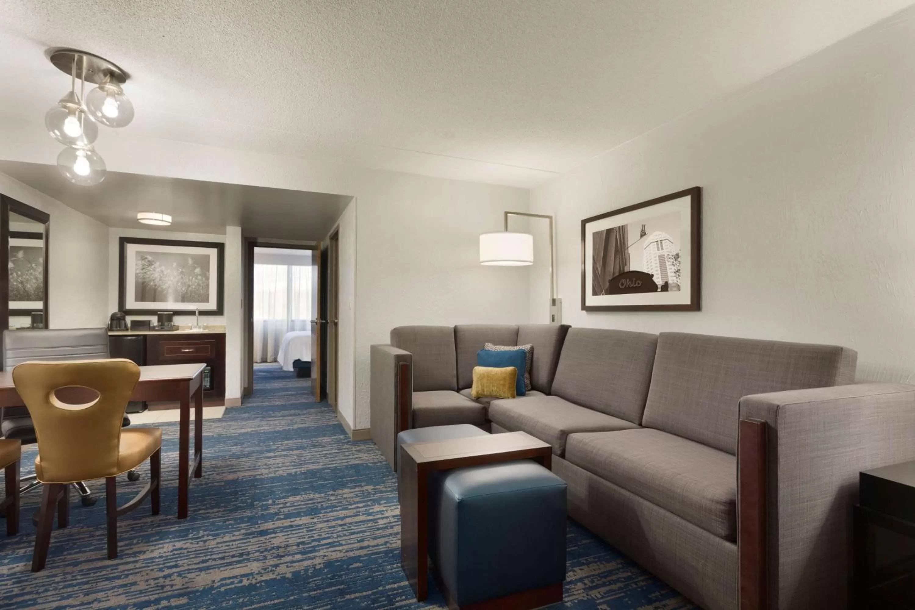 Living room in Embassy Suites by Hilton Columbus