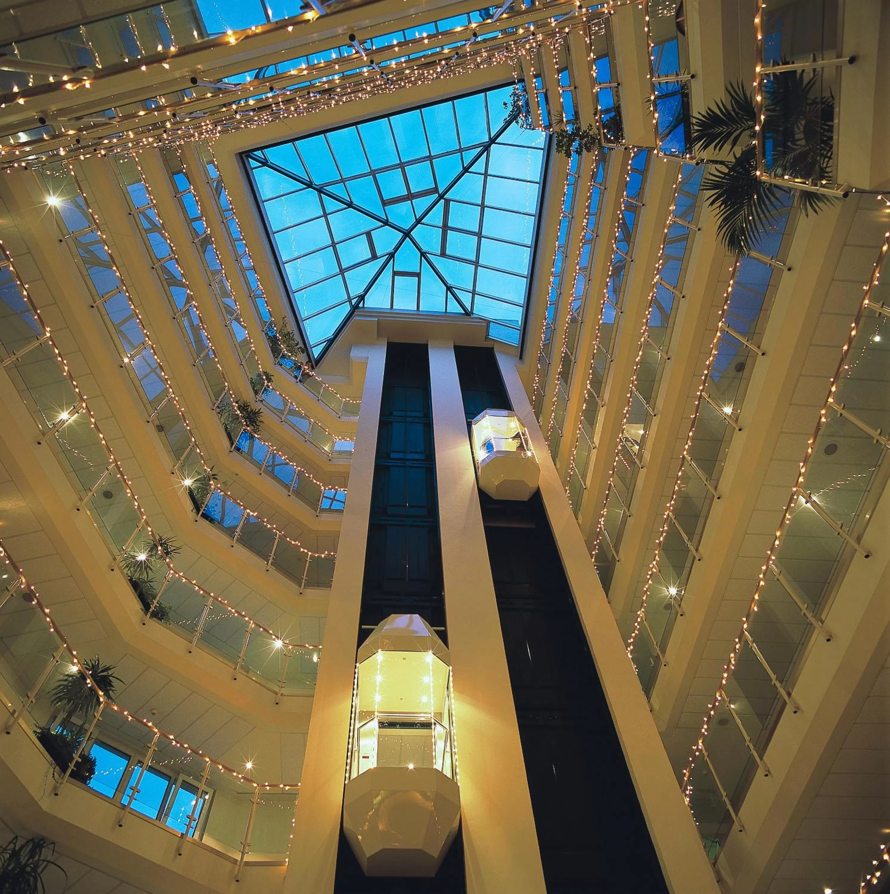 Lobby or reception in Wyndham Hannover Atrium