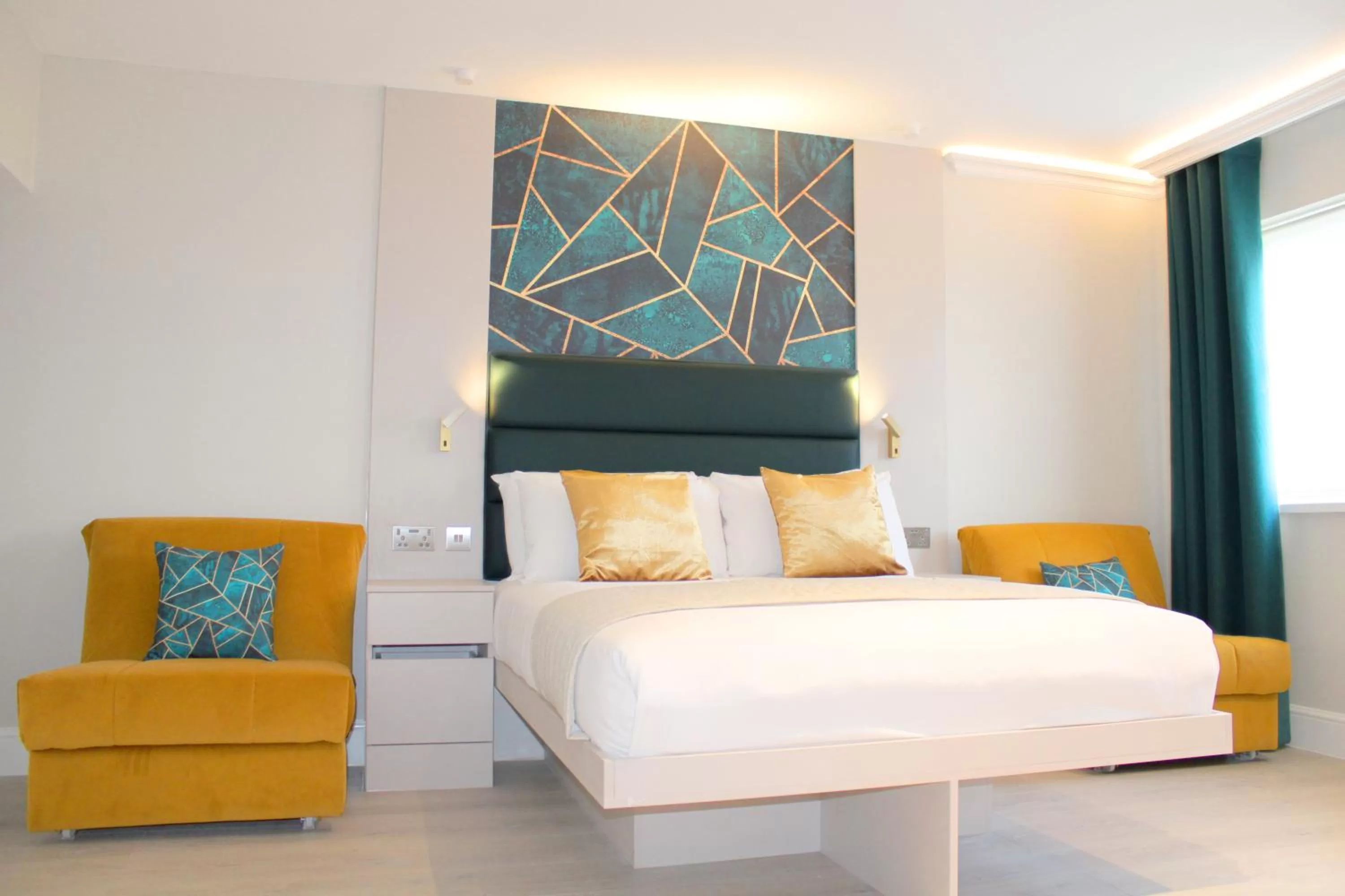 Bedroom in West End Lane II