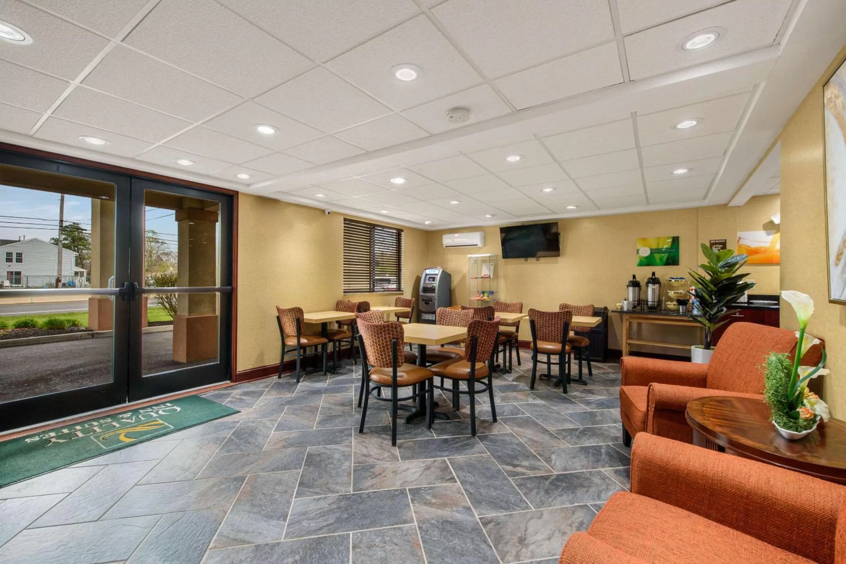 Lobby or reception in Hibiscus Inn & Suites
