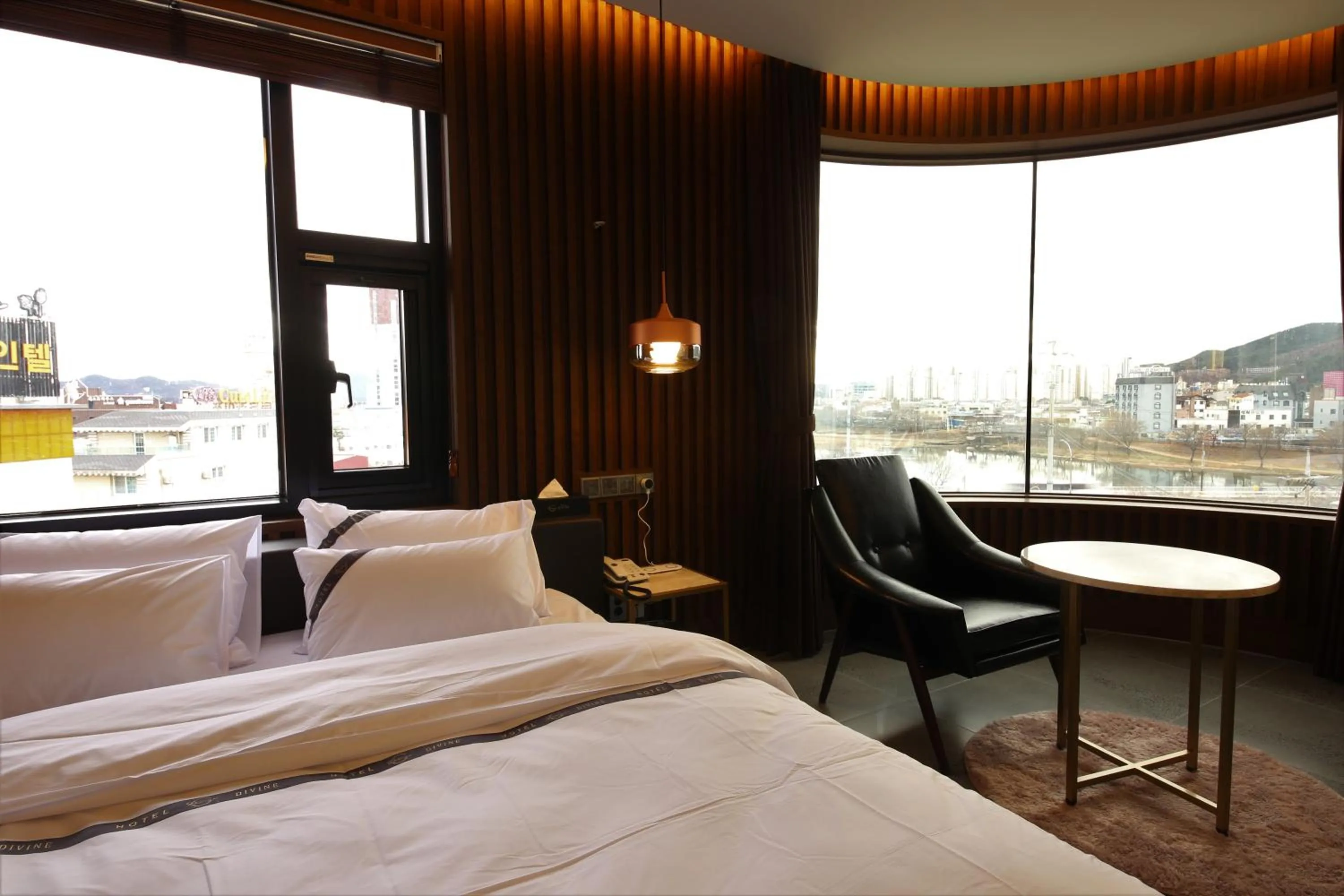 River view, Bed in Suncheon Divine Hotel