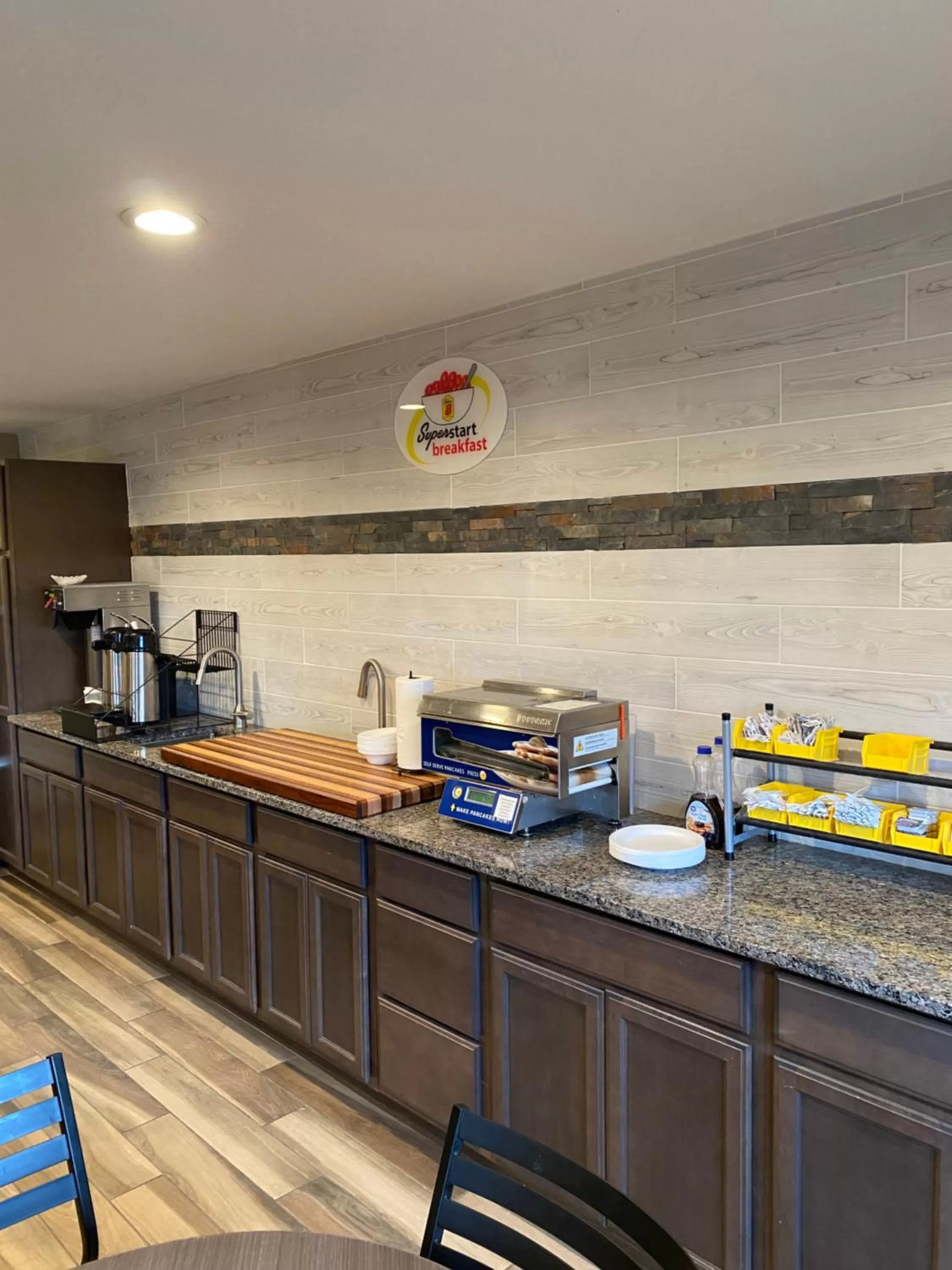 Breakfast in Super 8 by Wyndham Independence KS