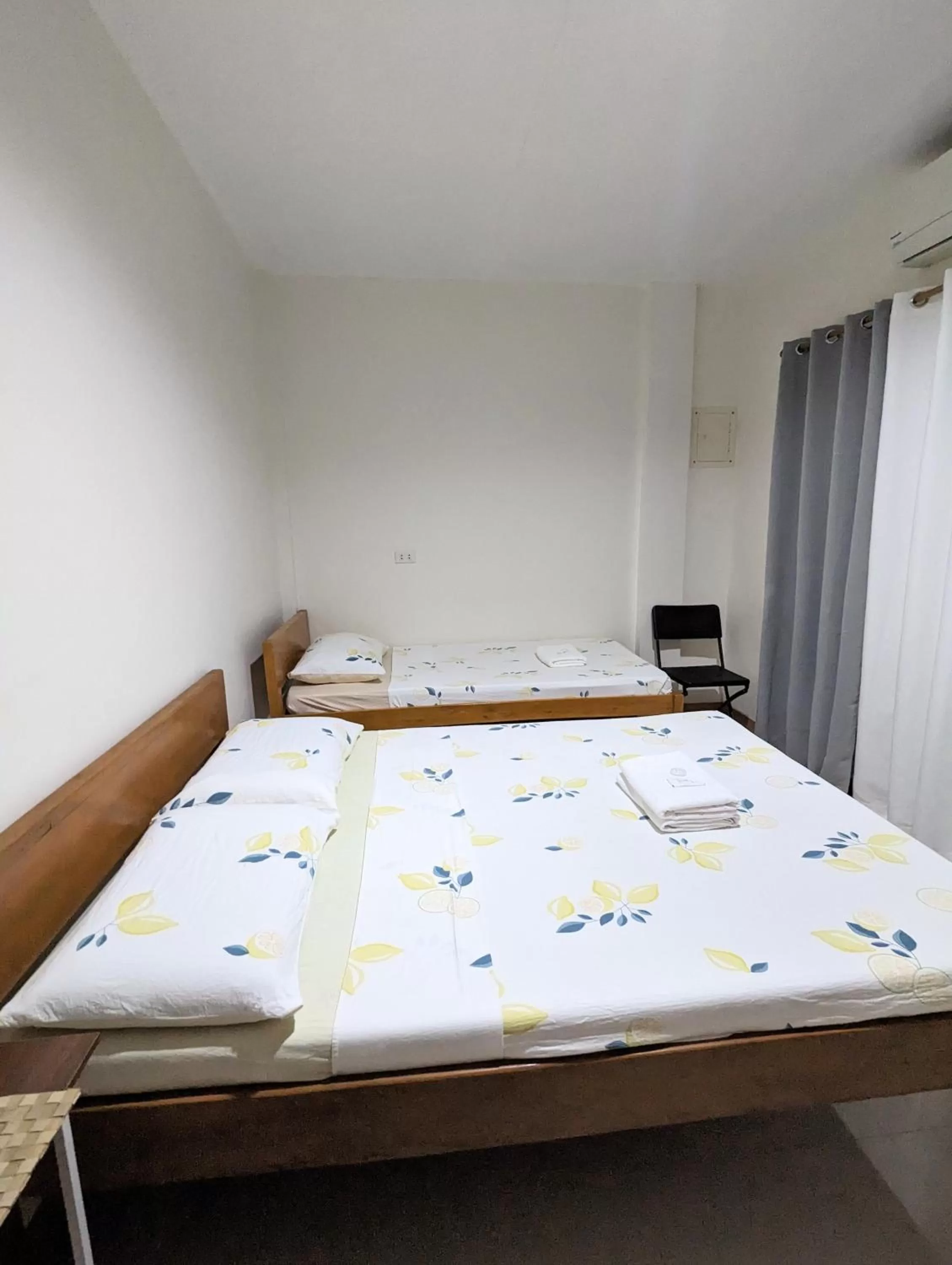 Bed in Charlina Inn Panglao