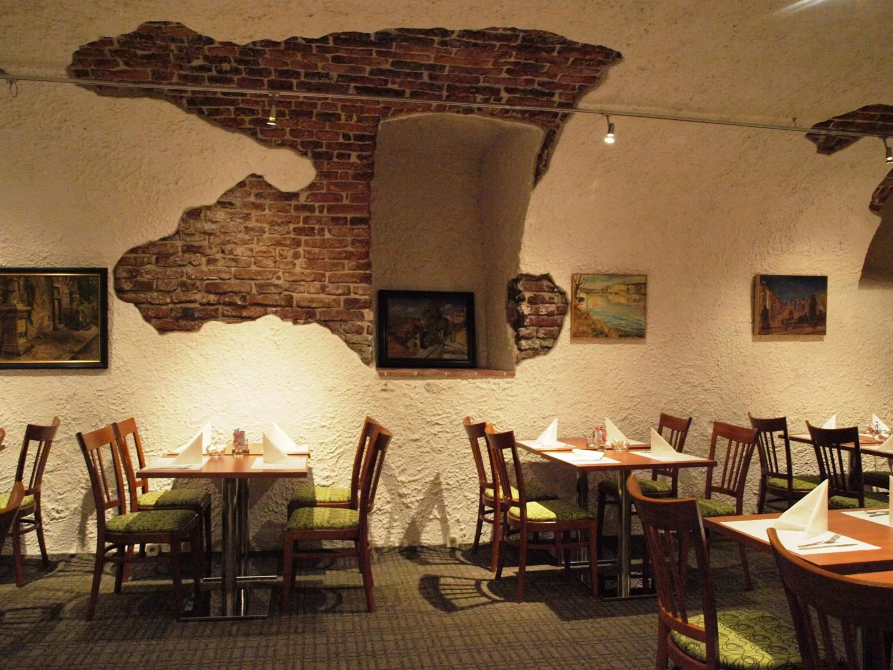 Restaurant/places to eat in Arbes