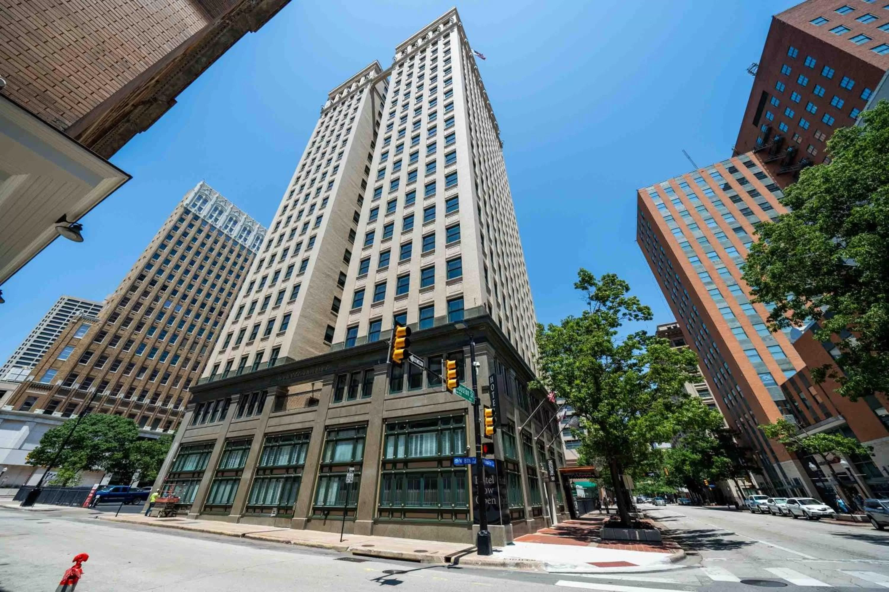 Property Building in Sandman Signature Fort Worth Downtown Hotel