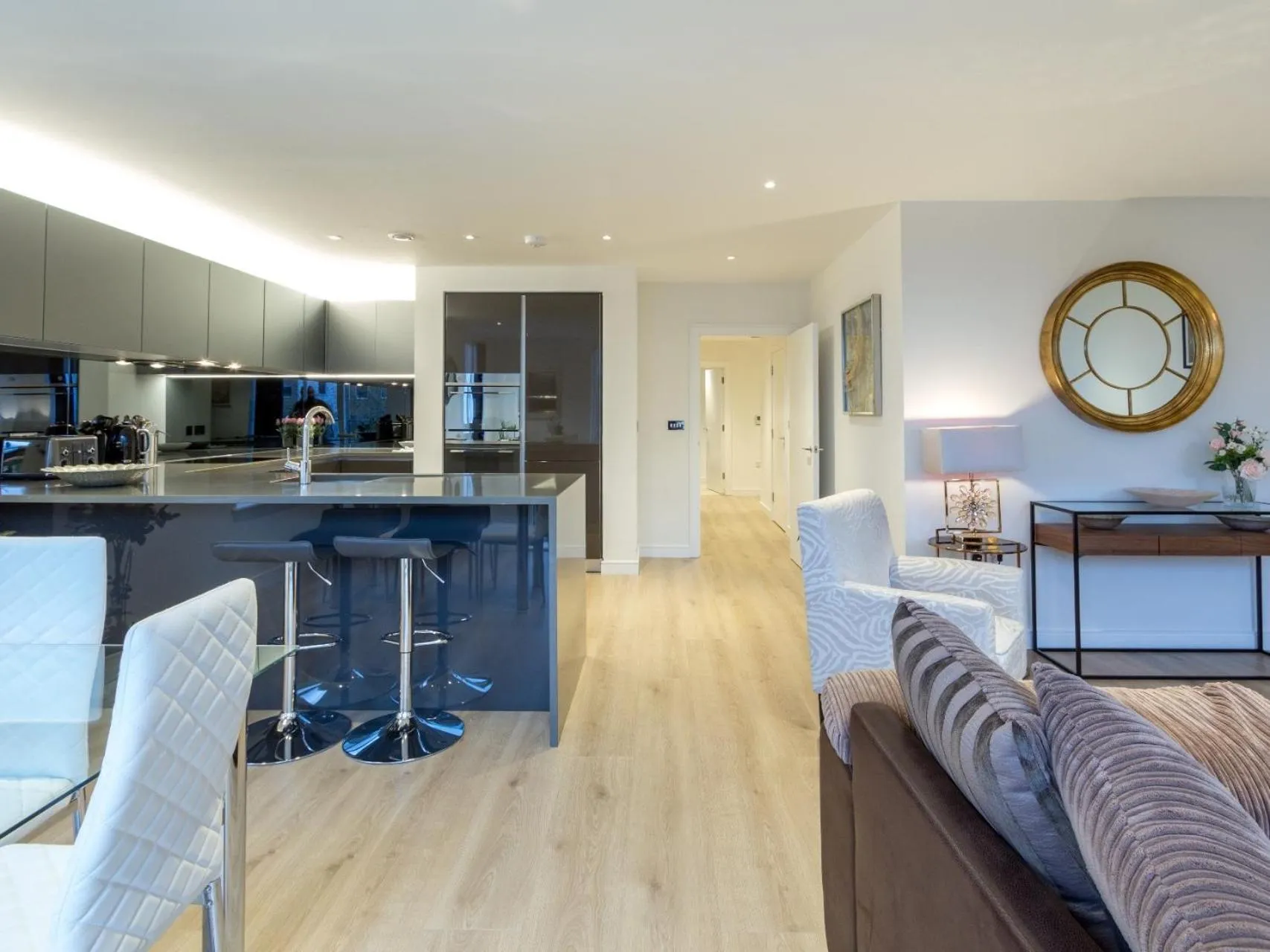 2 Bed Property Close to Heathrow Airport